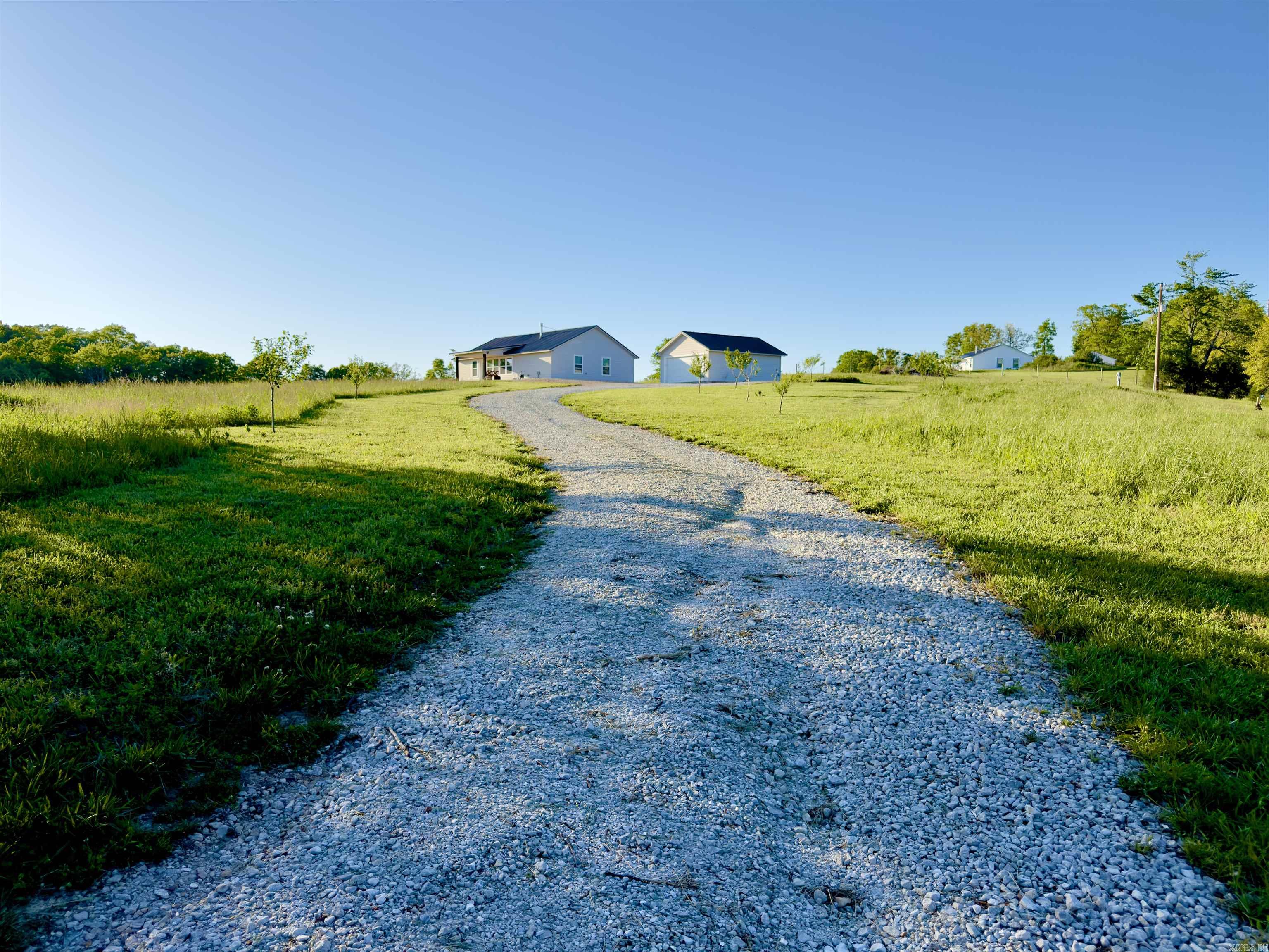1779 NC 1600 Compton, AR 72624