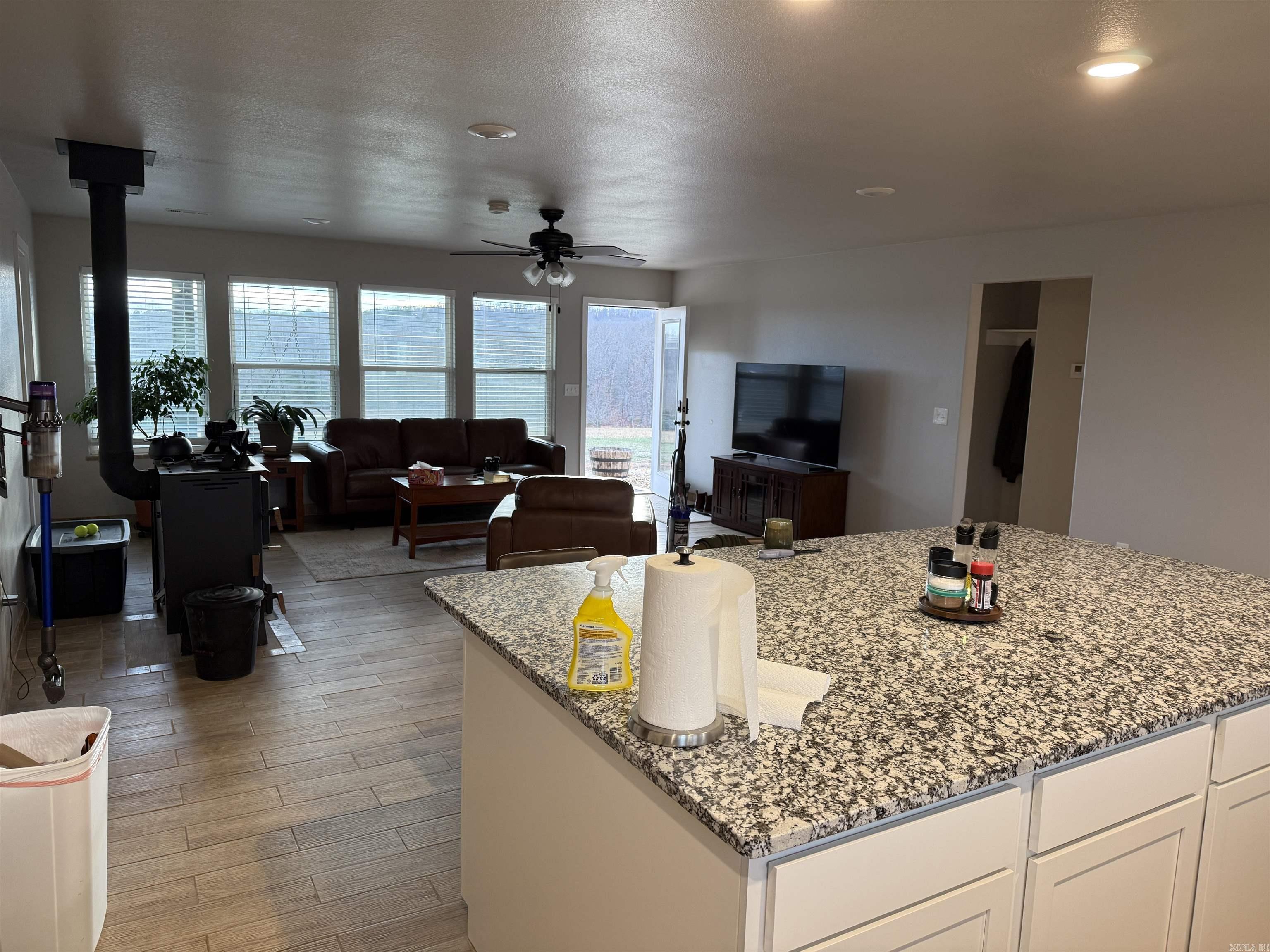 1779 NC 1600  Compton, AR