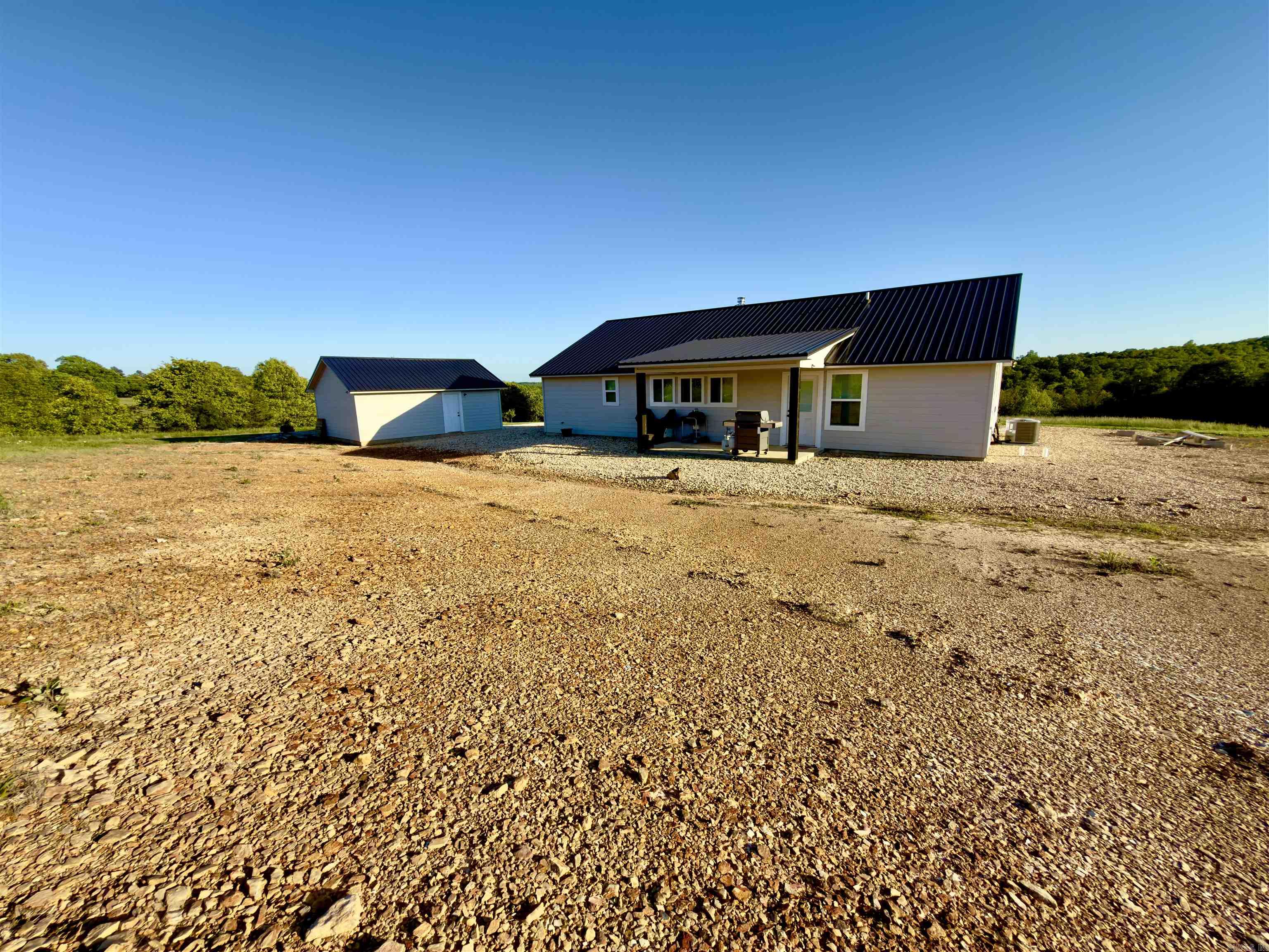 1779 NC 1600 Compton, AR 72624