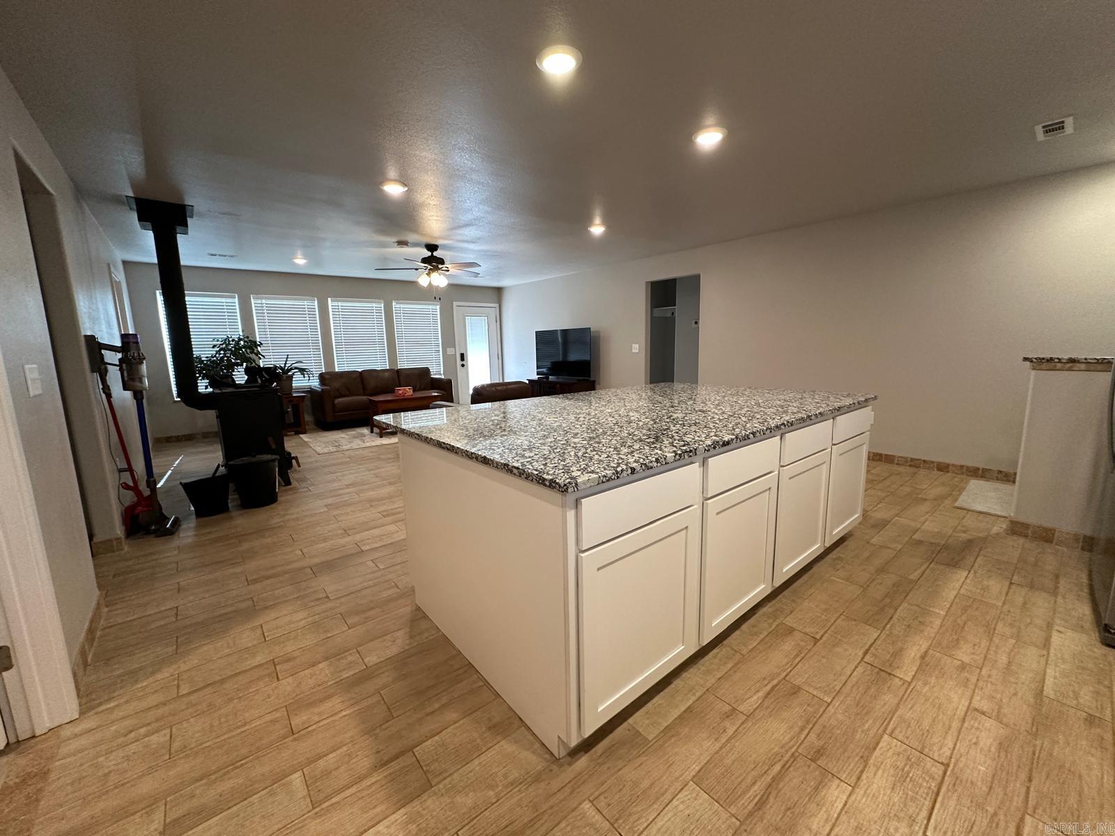 1779 NC 1600  Compton, AR