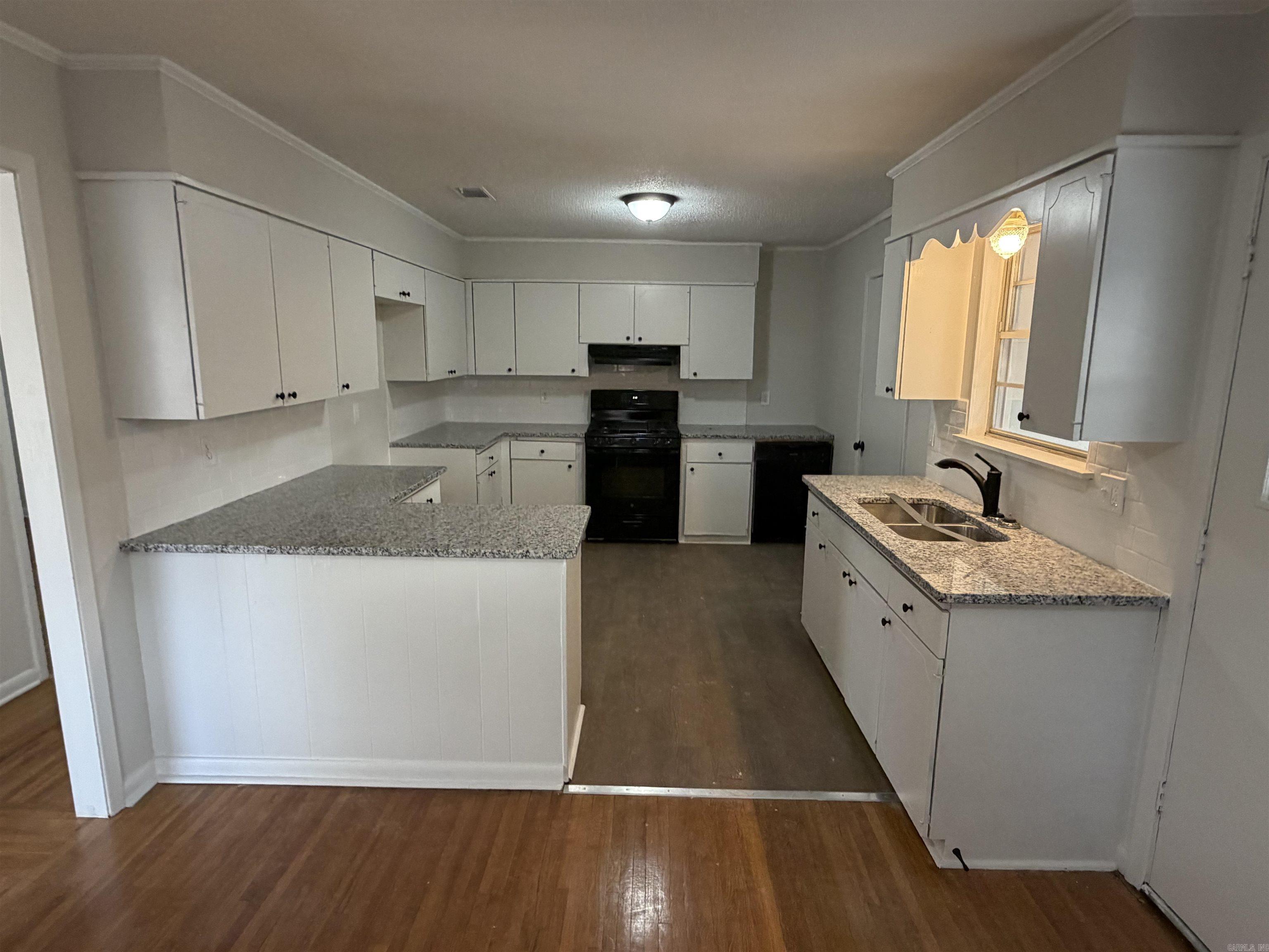 1801 S Izard  Little Rock, AR