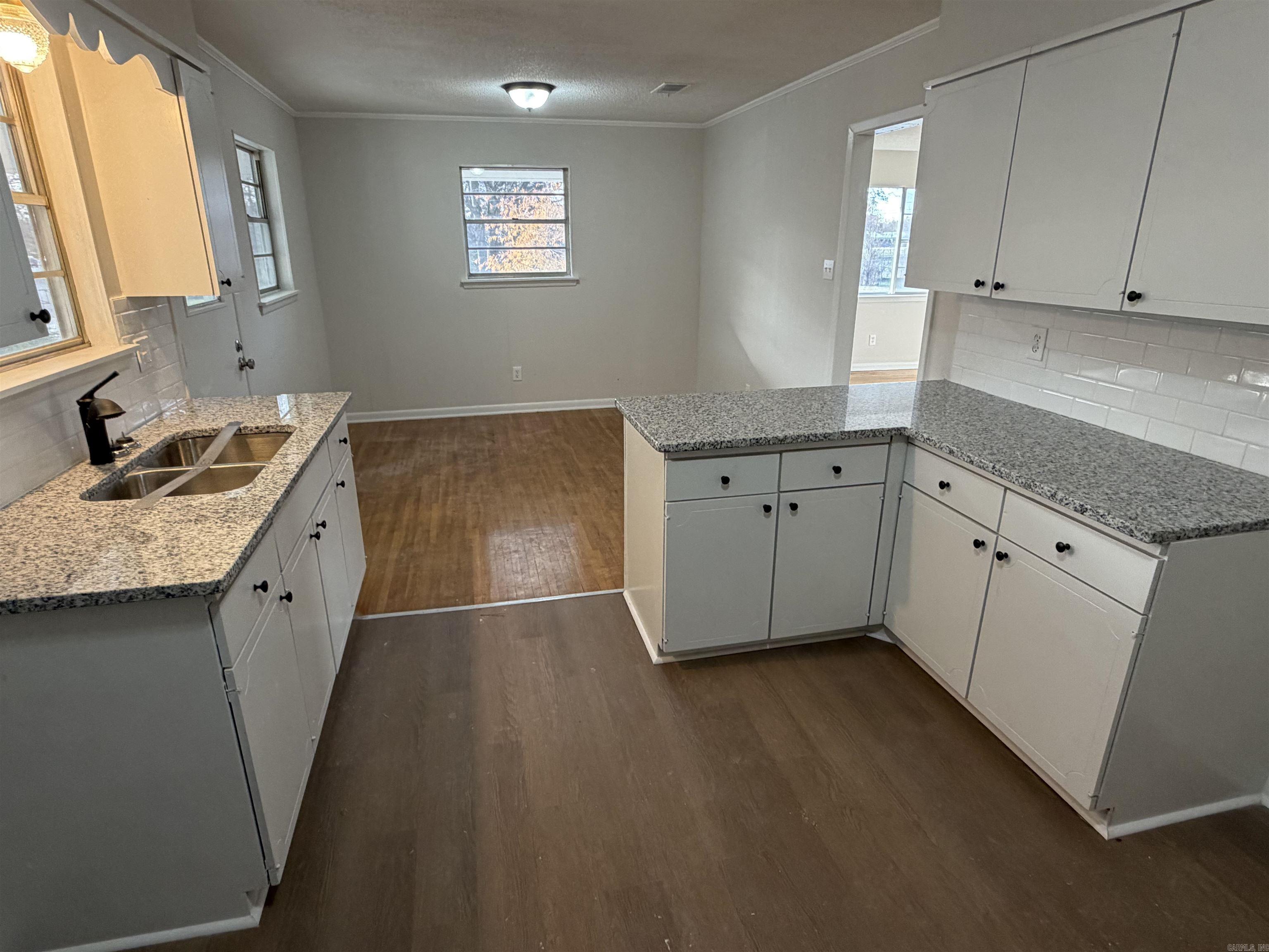 1801 S Izard  Little Rock, AR