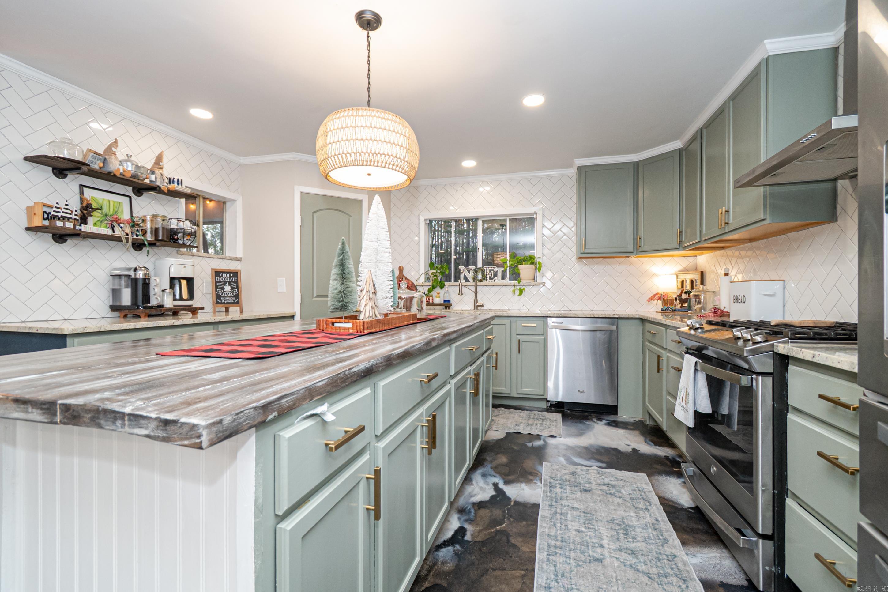 228 Old Mill Rd  Junction City, AR