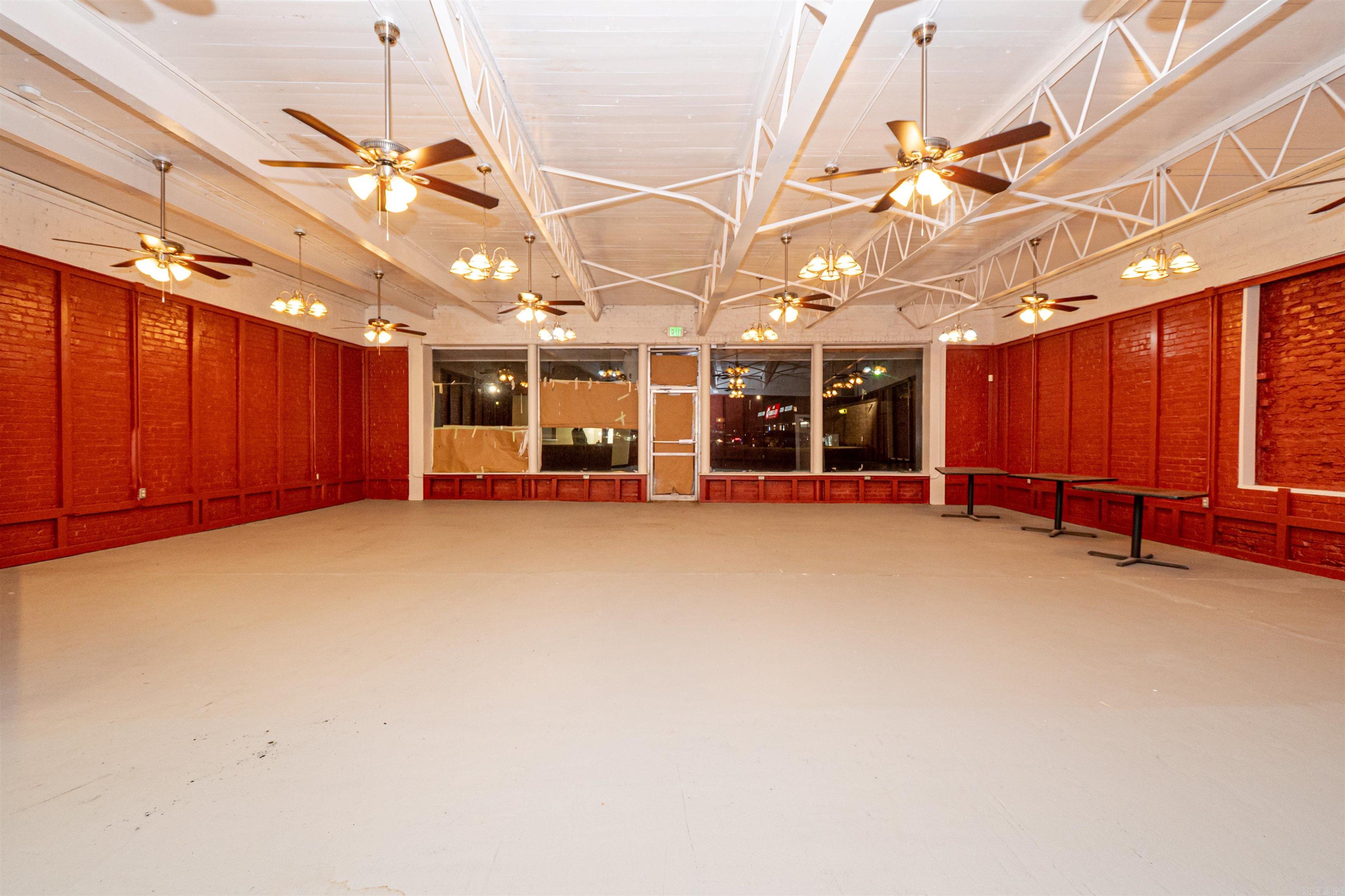 355 S Main St  Monticello, AR