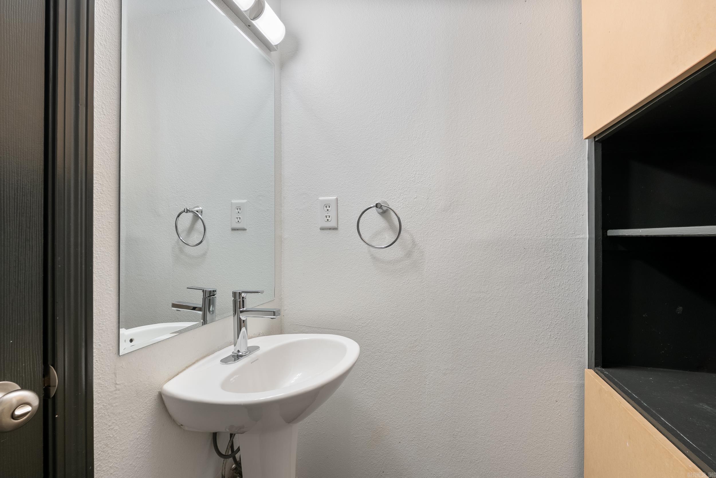 1951 Torreyson St.  Conway, AR