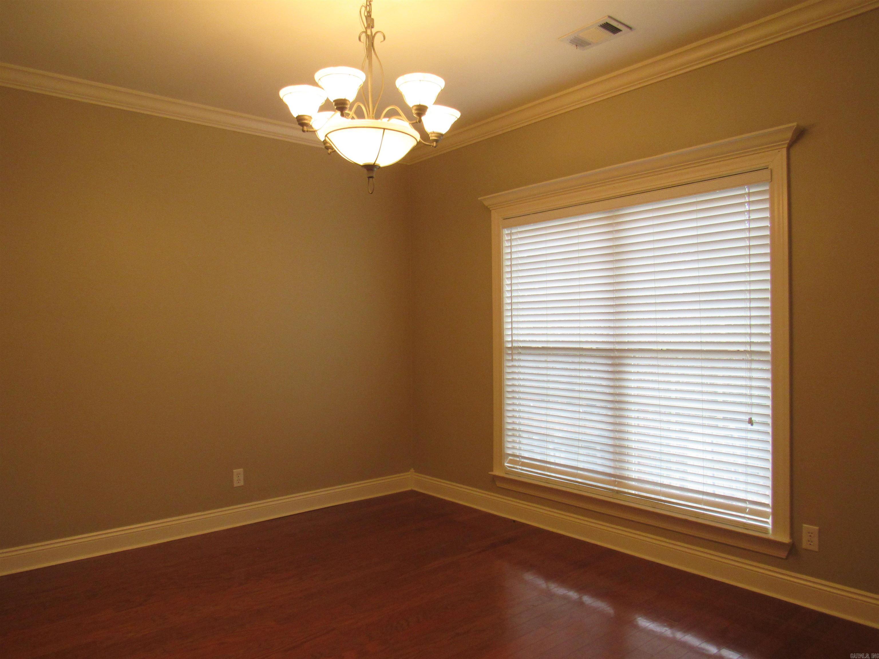 125 Orleans Dr  Maumelle, AR