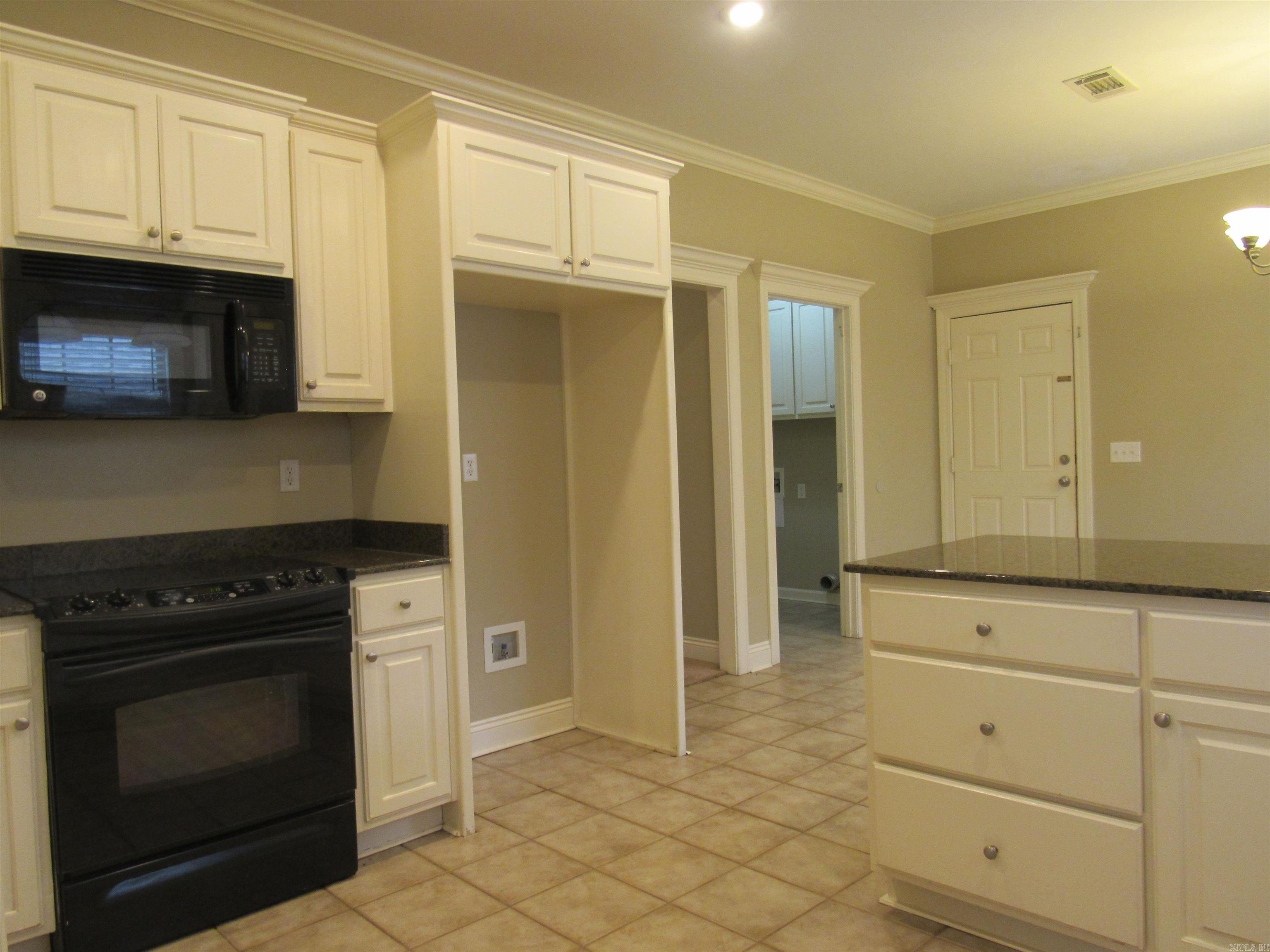 125 Orleans Dr  Maumelle, AR