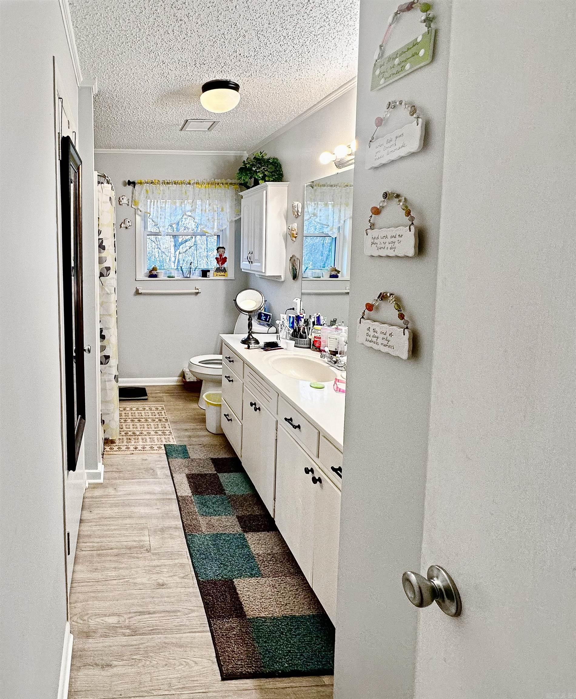 105 Seminole Ct  Hot Springs, AR