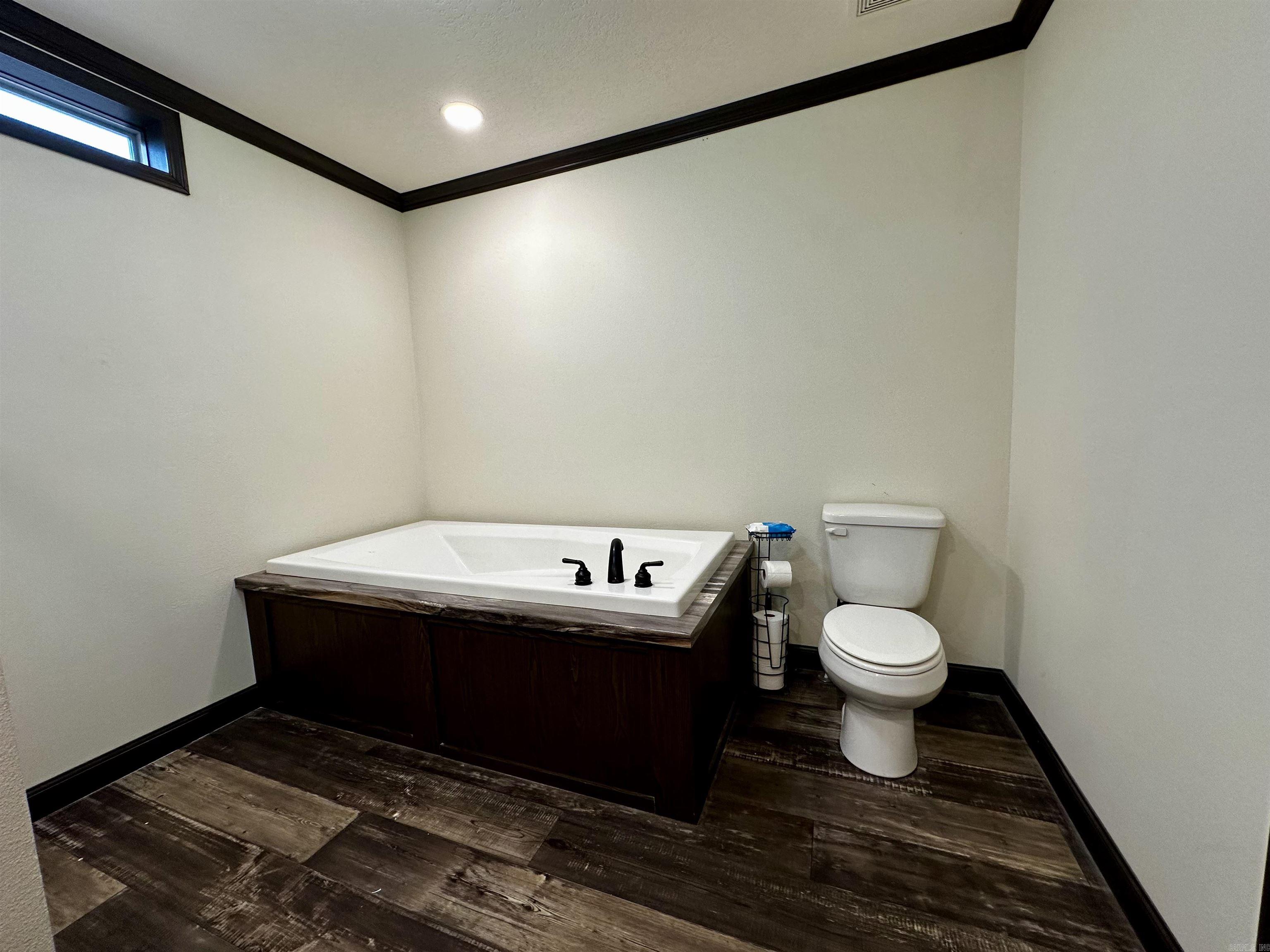 5681 MC 5014  Everton, AR