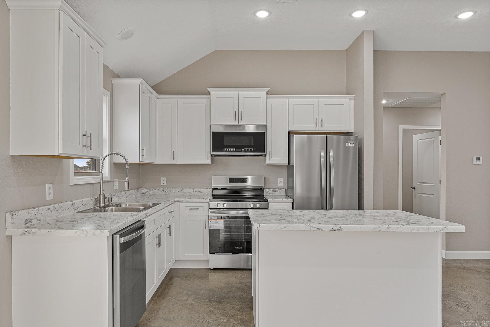 1005 Sixth Lake City, AR 72437