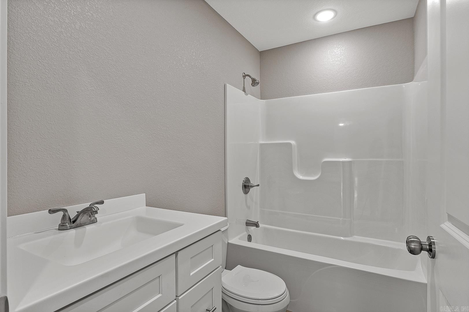 1005 Sixth Lake City, AR 72437