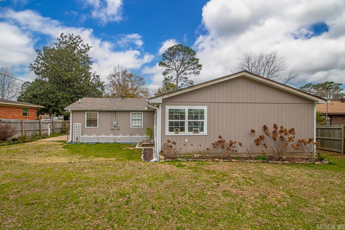 912 W Vine  Sheridan, AR