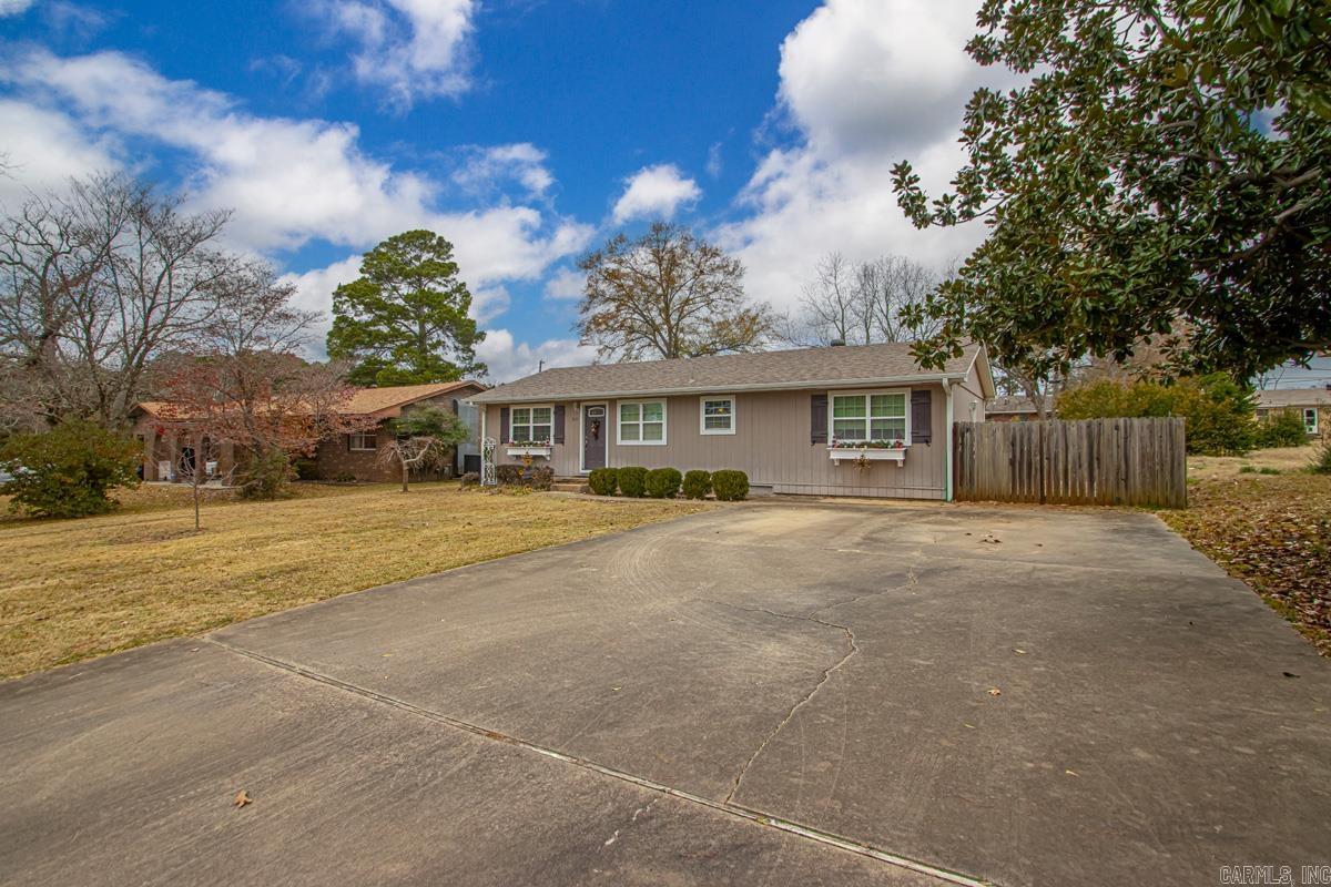 912 W Vine  Sheridan, AR