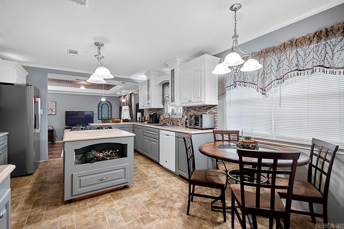 912 W Vine  Sheridan, AR