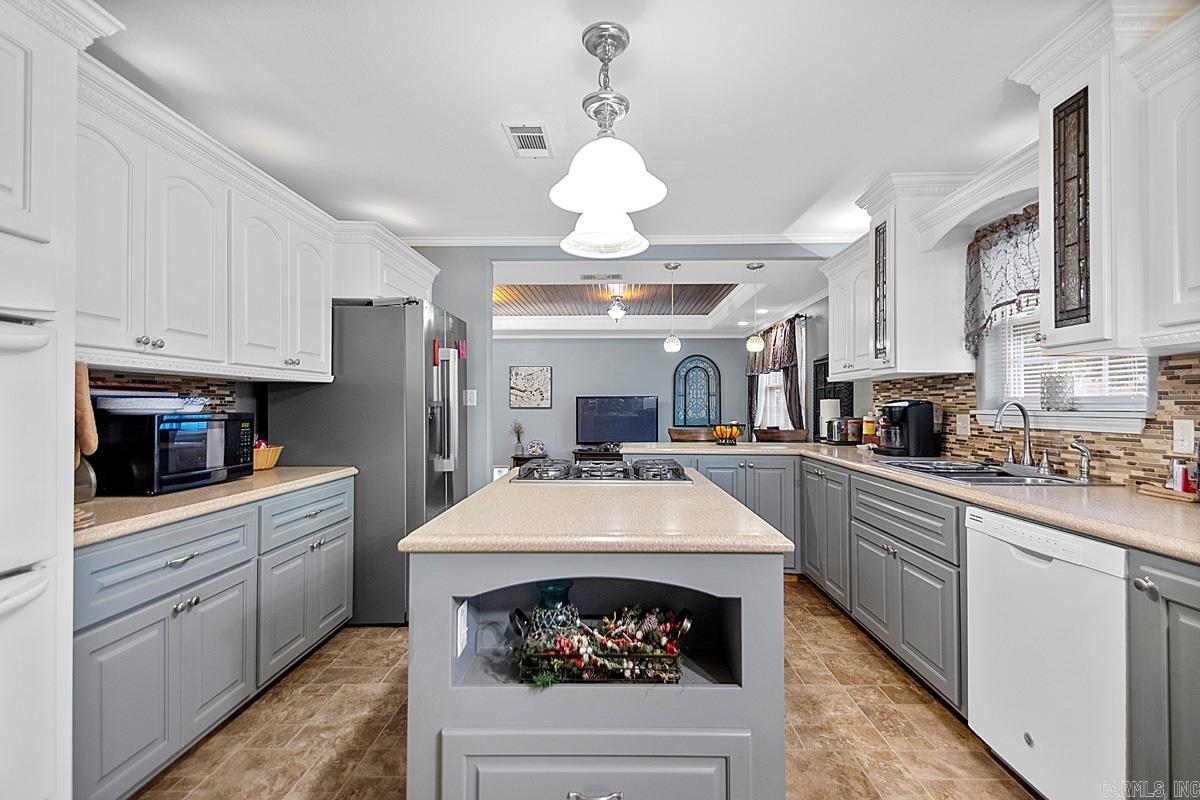 912 W Vine  Sheridan, AR