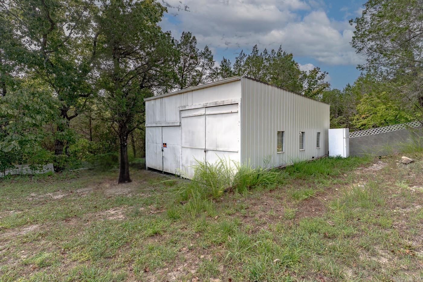 72 W Piper Ln  Salesville, AR