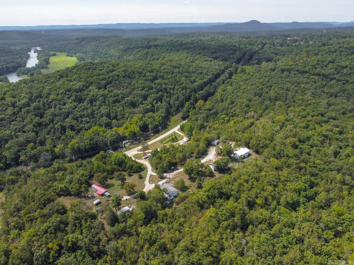 72 W Piper Ln  Salesville, AR