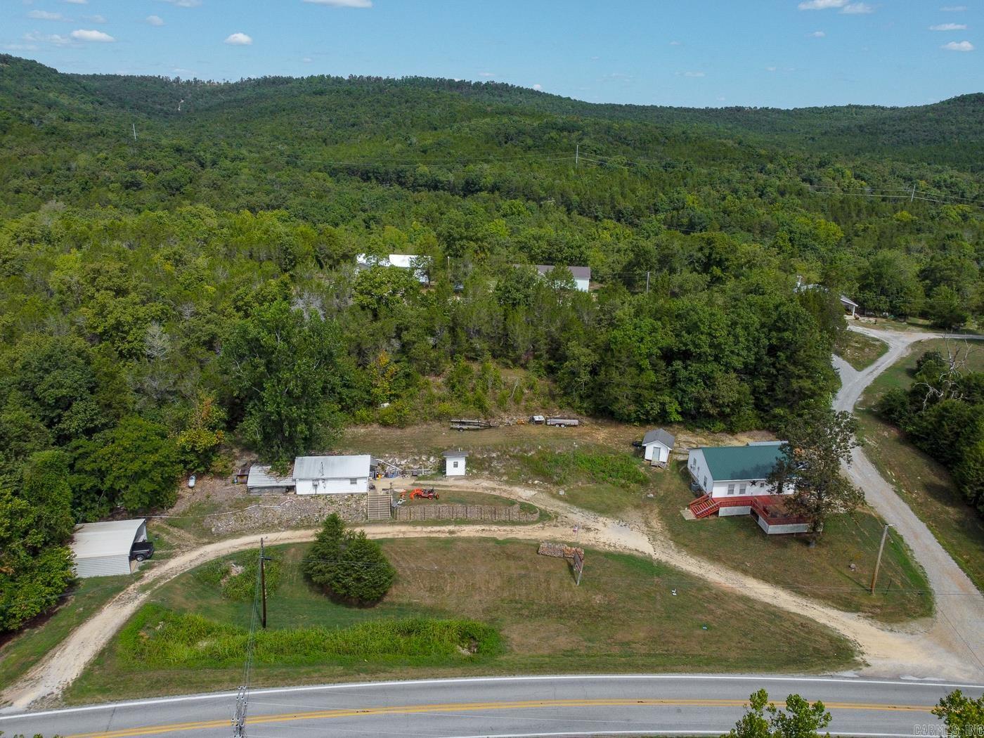 72 W Piper Ln  Salesville, AR