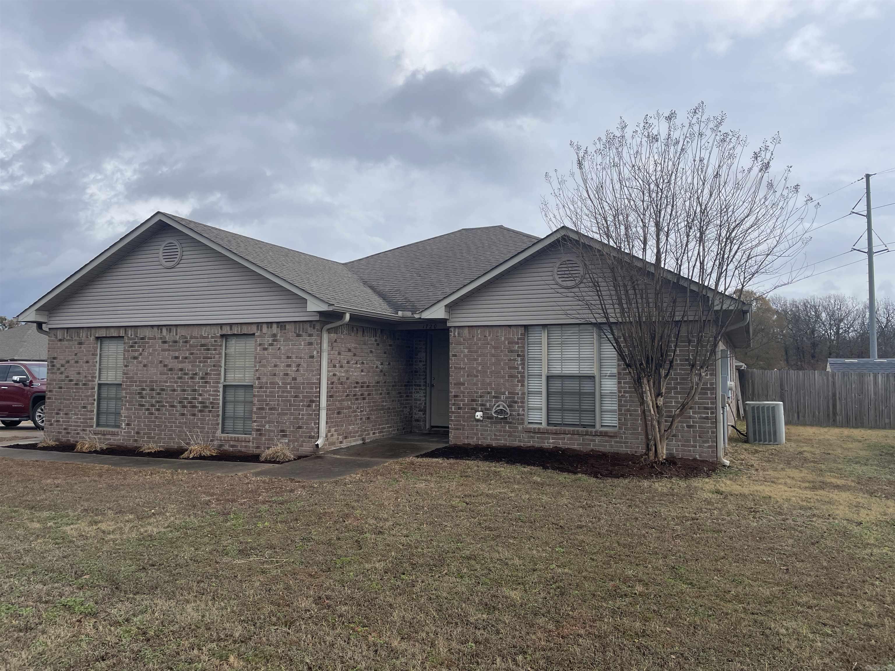 1720 Milestone  Conway, AR