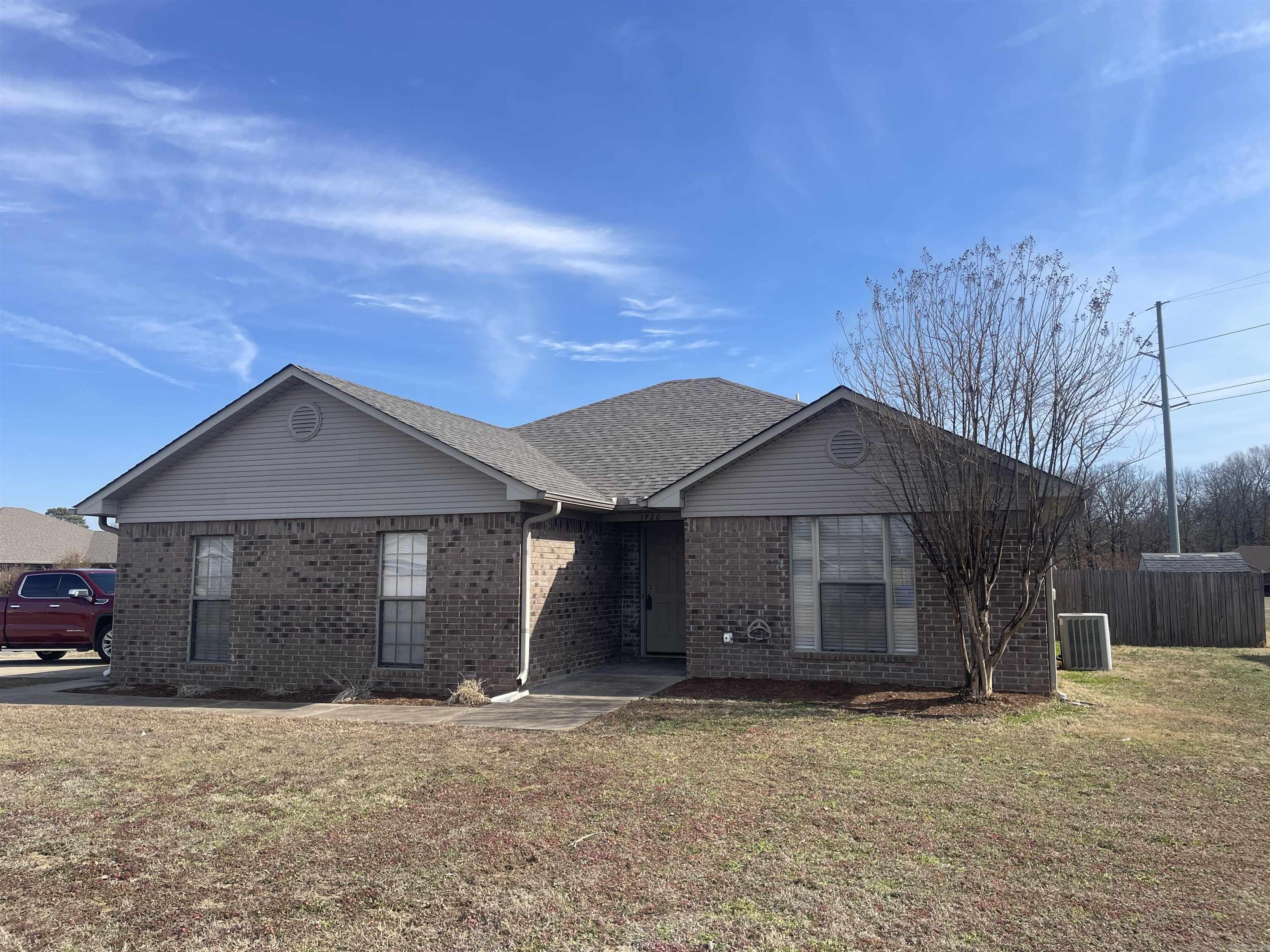 1720 Milestone  Conway, AR