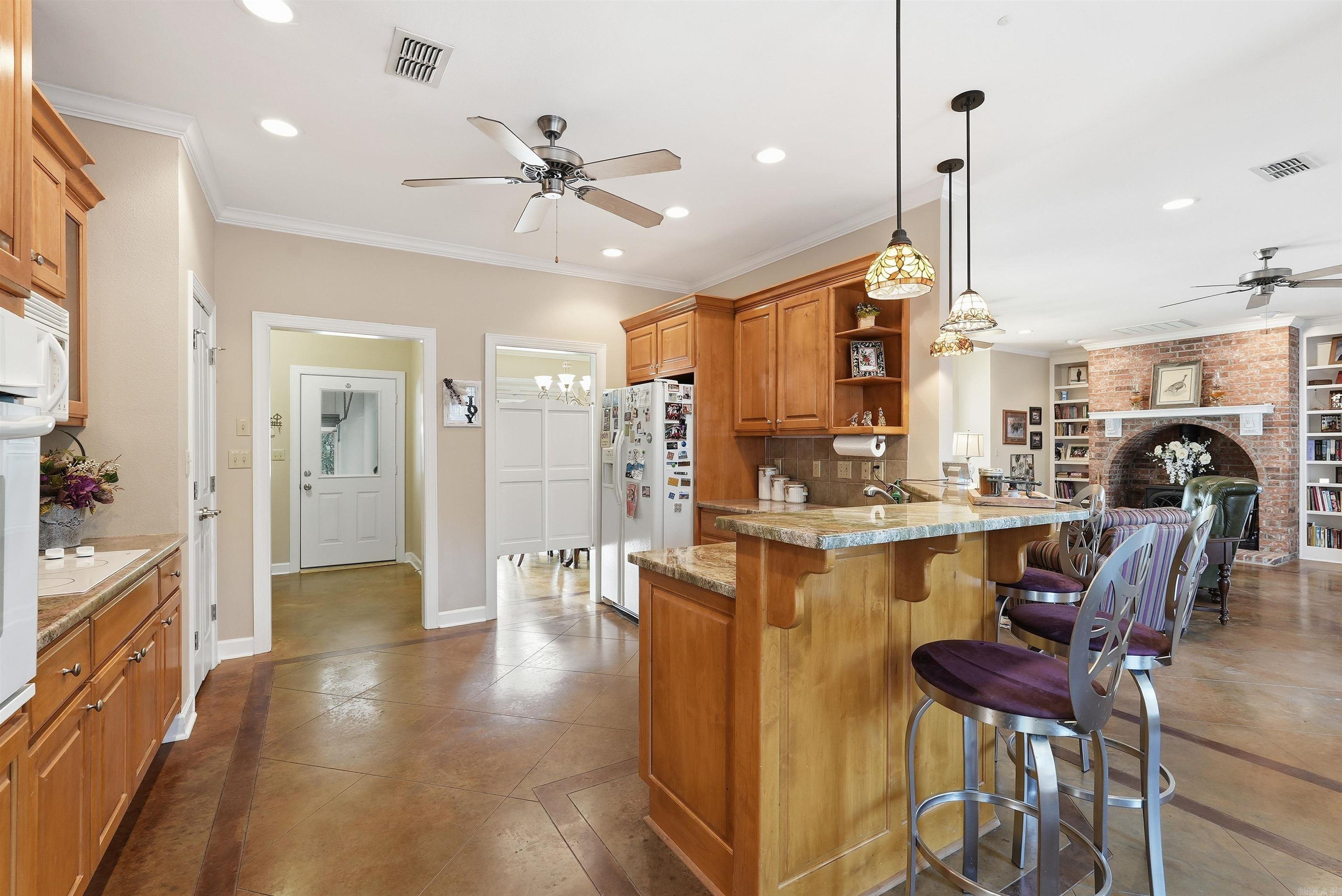 2121 DONHAM  Bauxite, AR