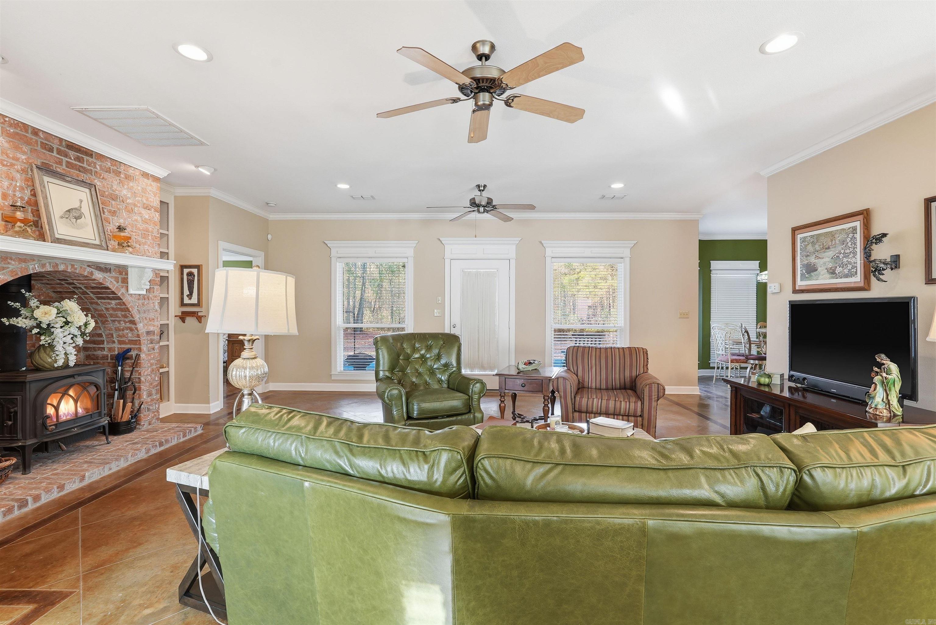 2121 DONHAM  Bauxite, AR