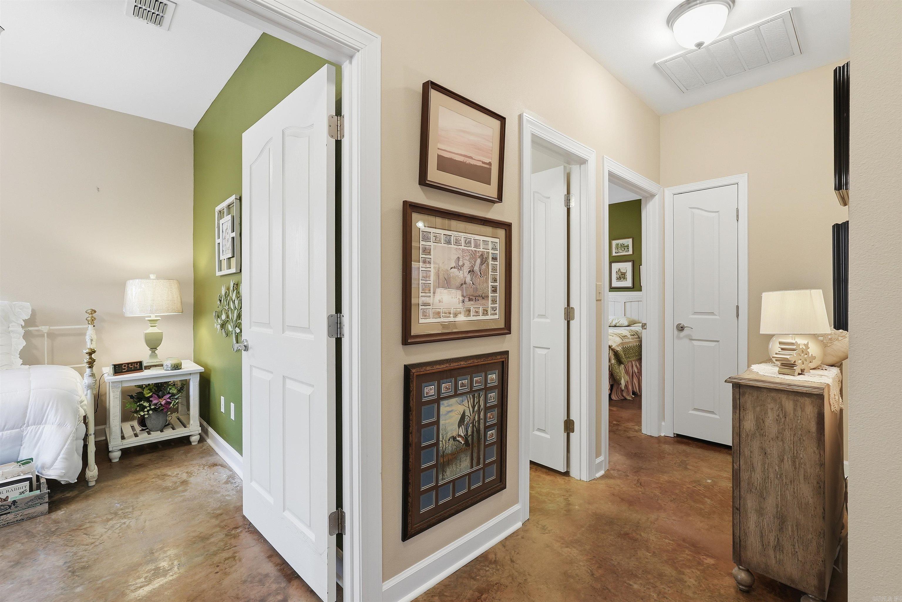 2121 DONHAM  Bauxite, AR