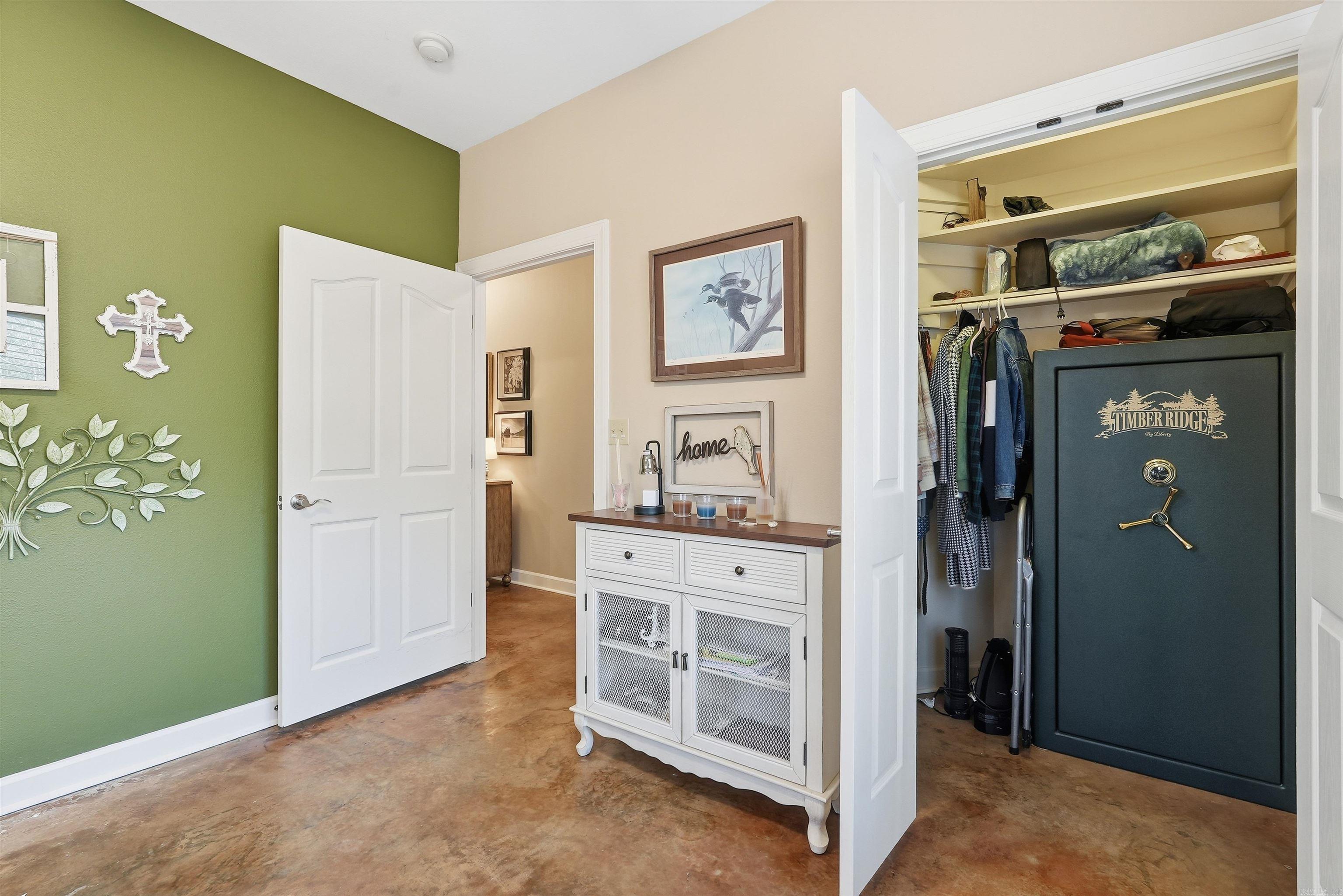 2121 DONHAM  Bauxite, AR