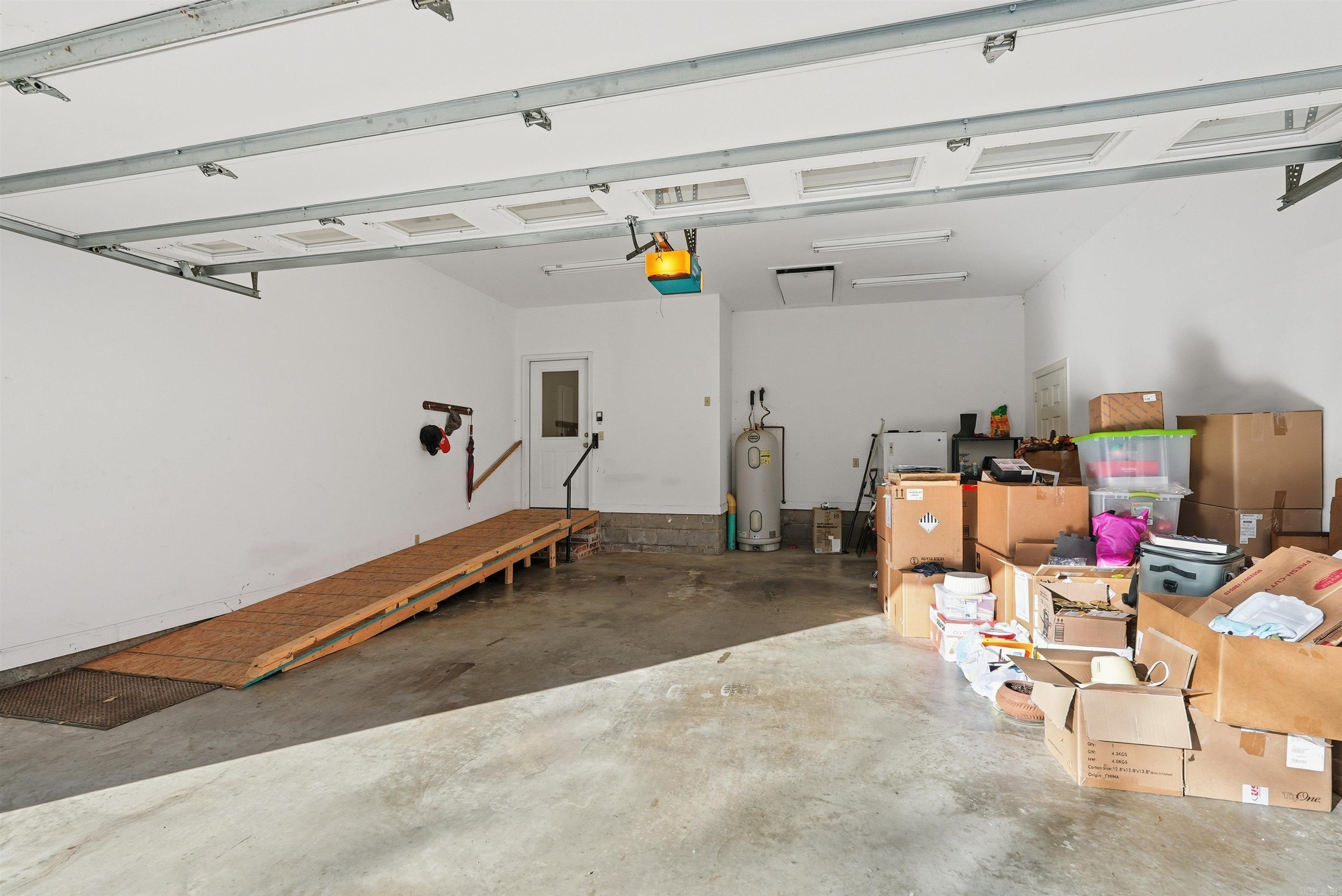 2121 DONHAM  Bauxite, AR