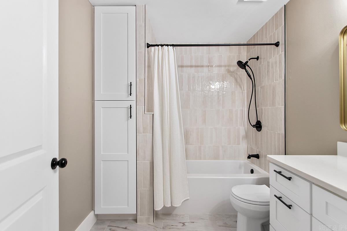 100 Horseshoe  Sherwood, AR