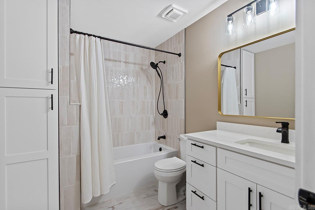 100 Horseshoe  Sherwood, AR