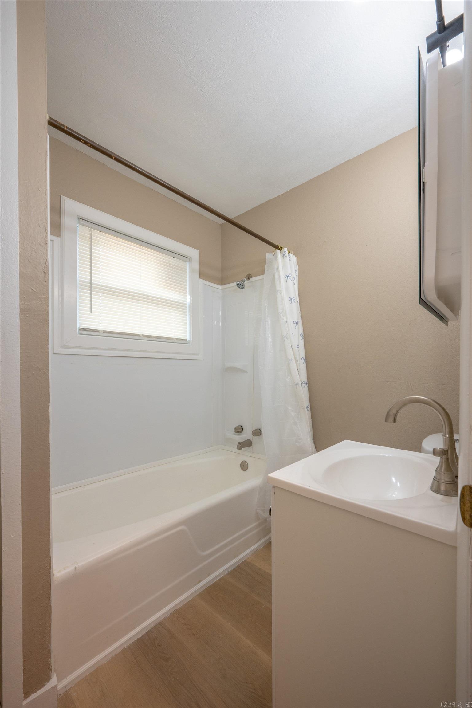 406 Sidney St  Batesville, AR