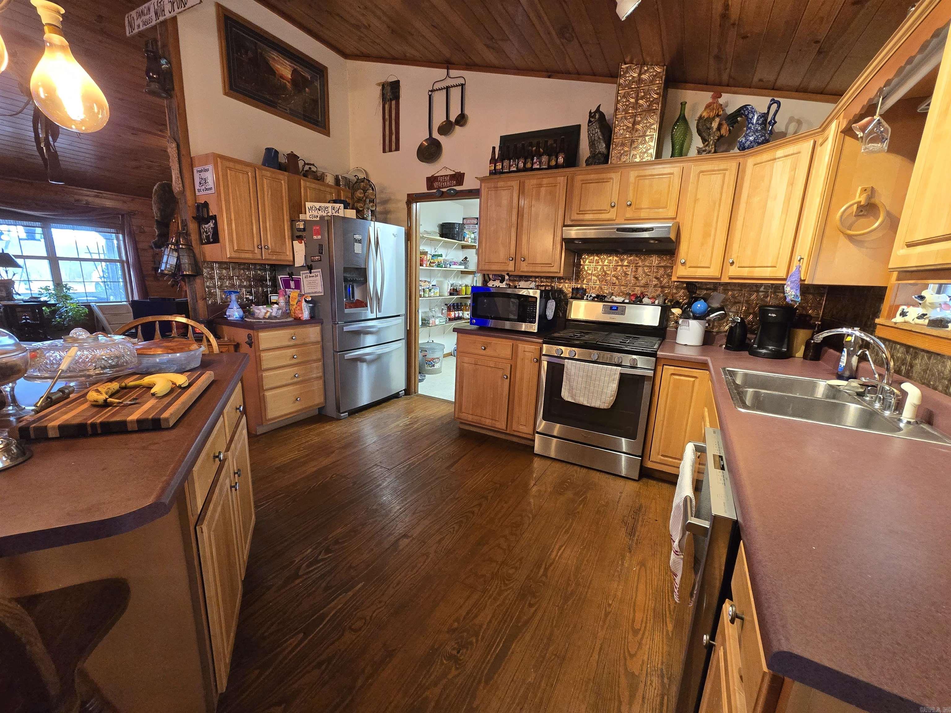 367 Bent Oak LN  Midway, AR