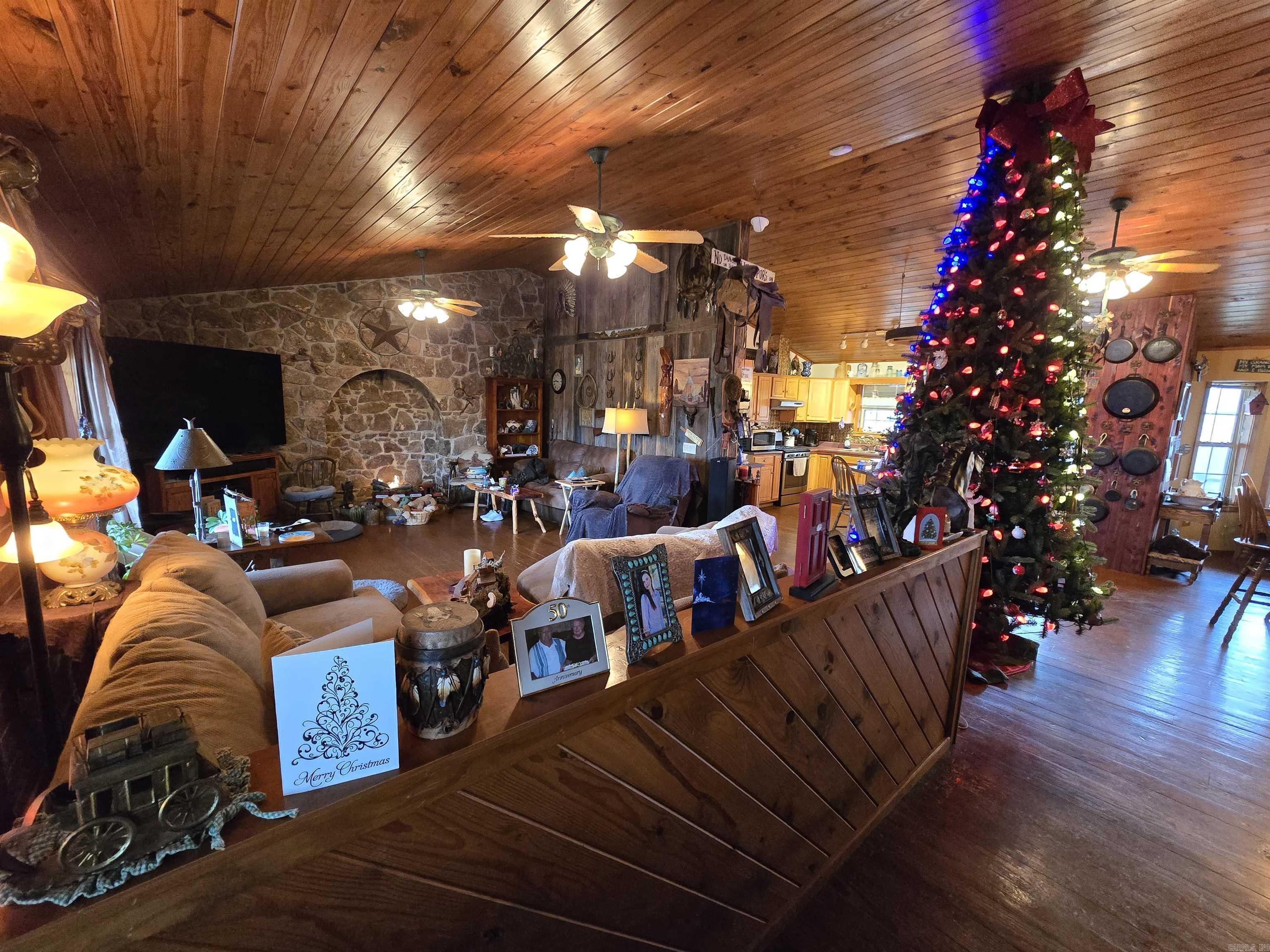 367 Bent Oak LN  Midway, AR