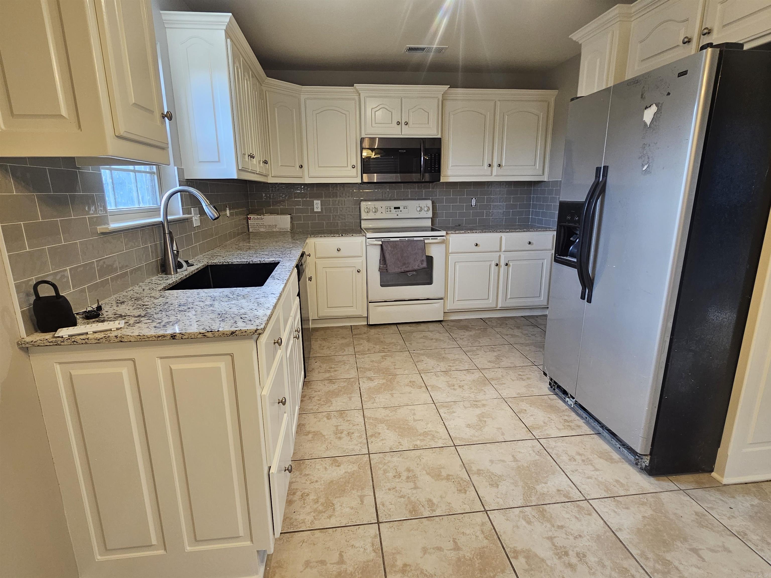 19 Chantileer Ln Ward, AR 72176