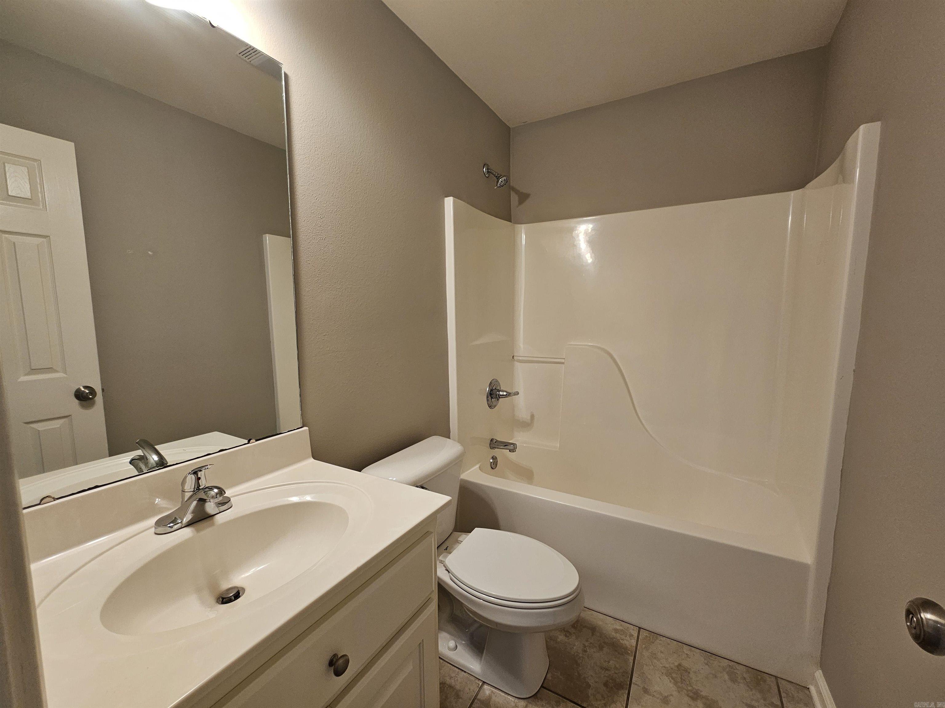 19 Chantileer Ln Ward, AR 72176