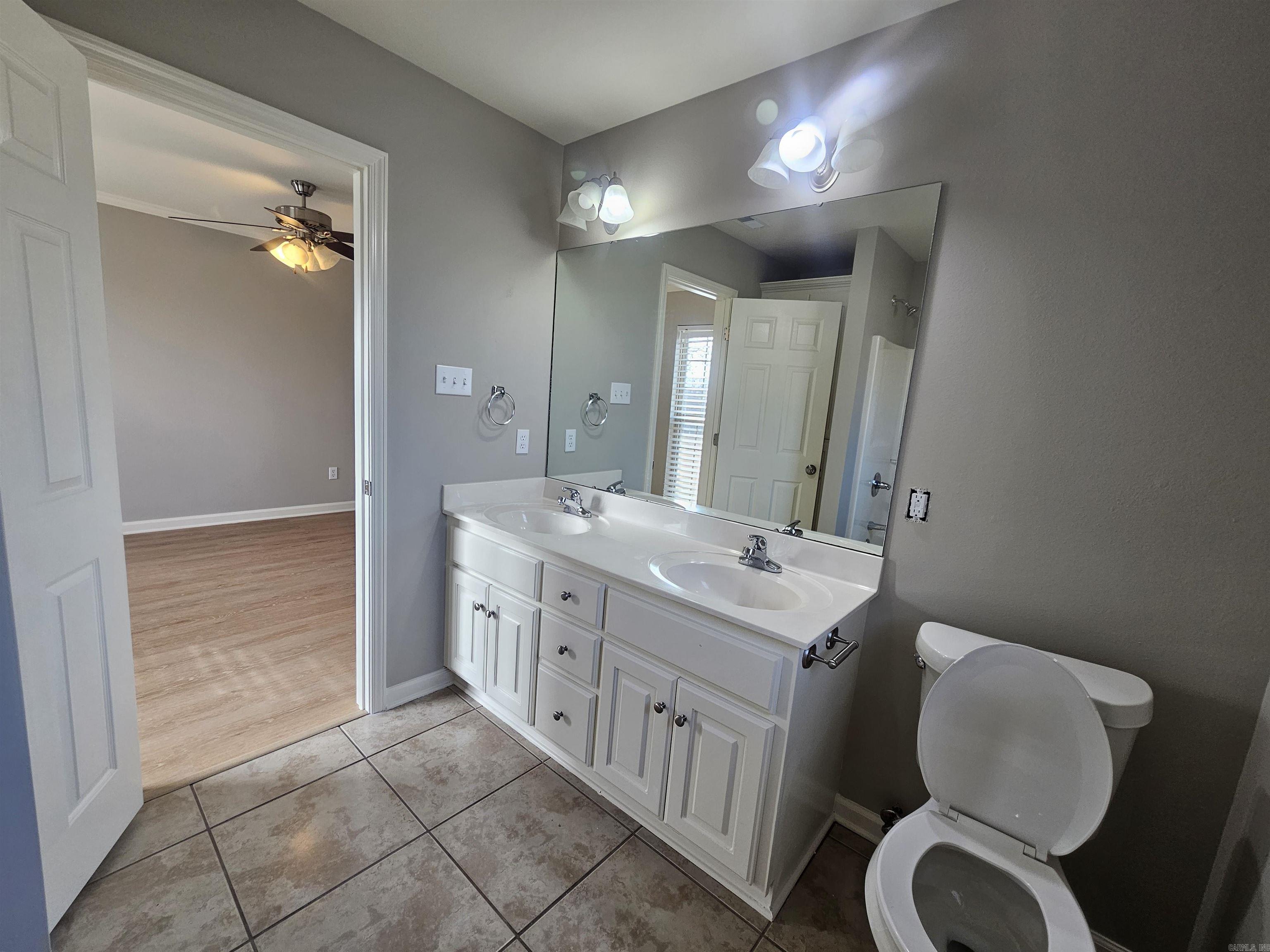 19 Chantileer Ln Ward, AR 72176