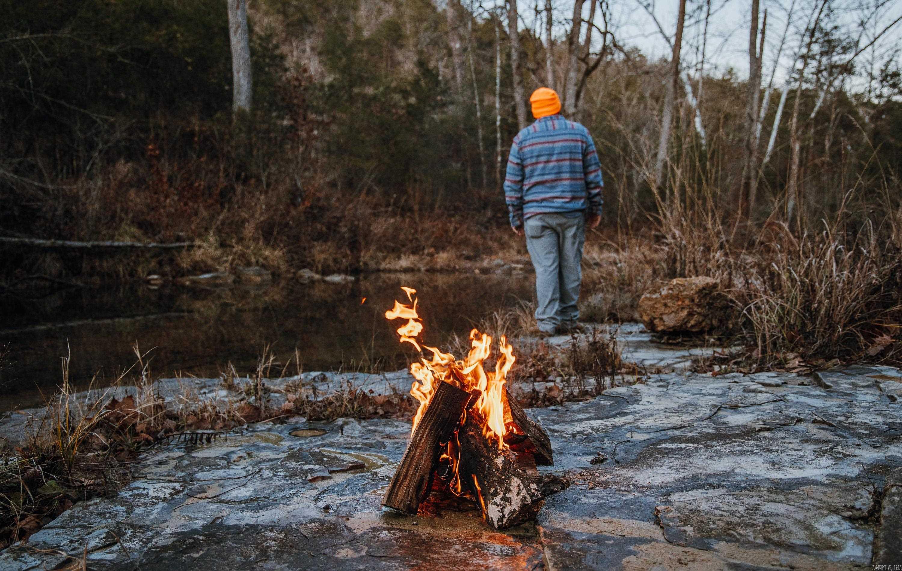 1245 CR 124  Calico Rock, AR