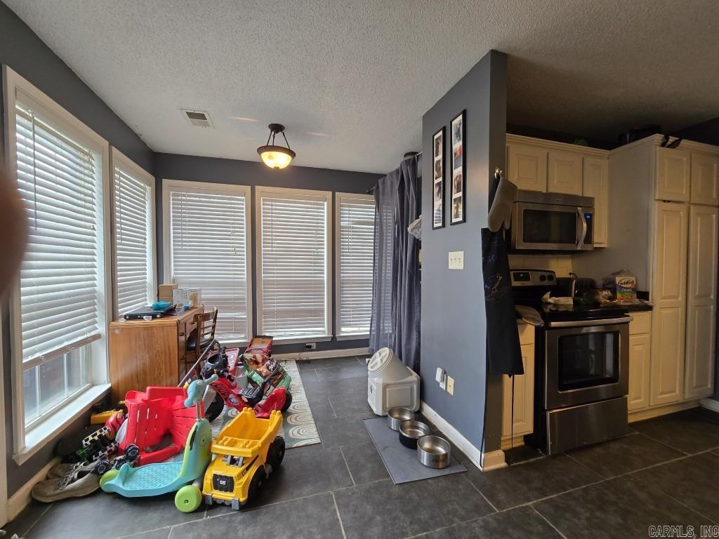 826 Bayou Vista Dr  Marion, AR