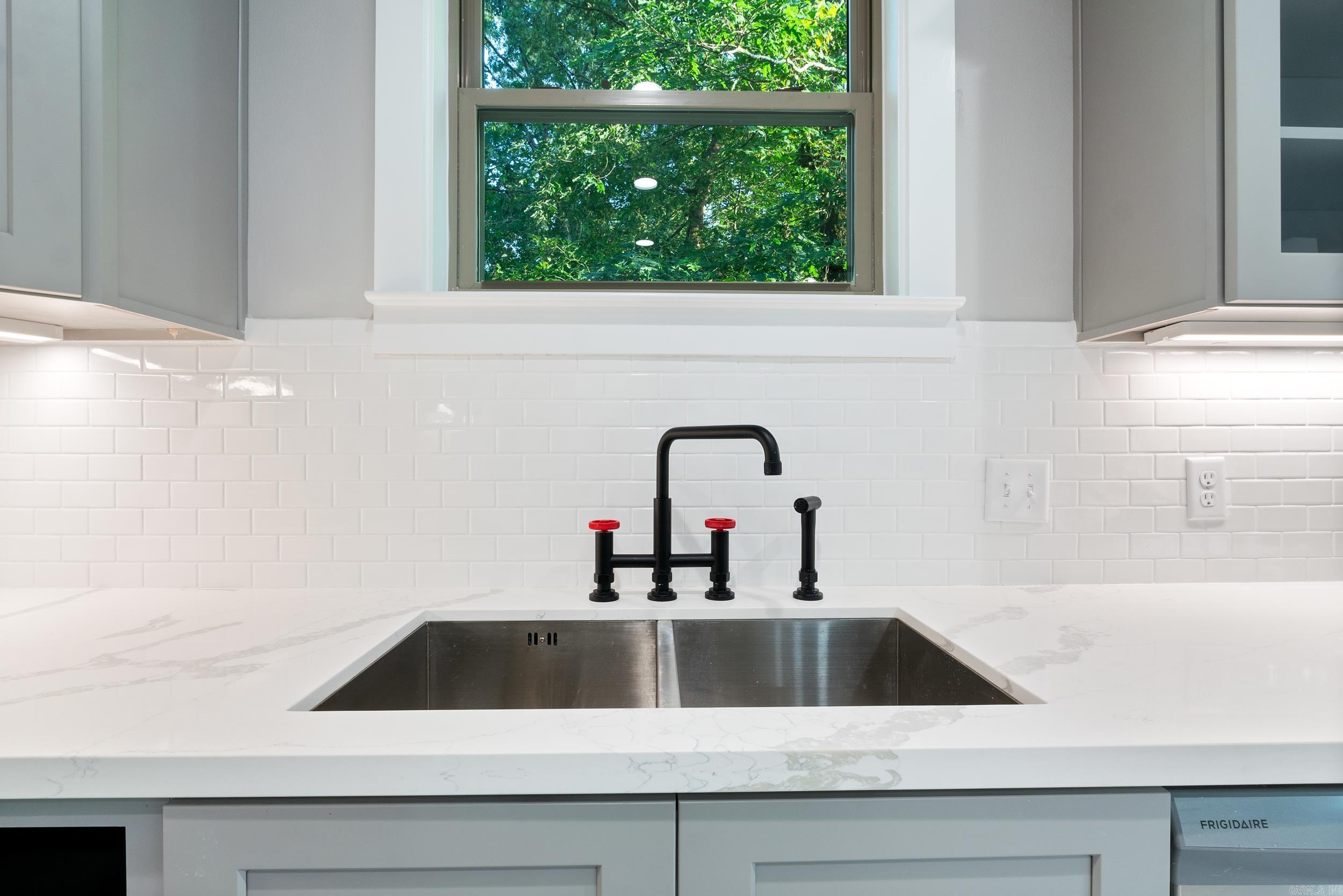 1710 Village Lake Dr  Little Rock, AR