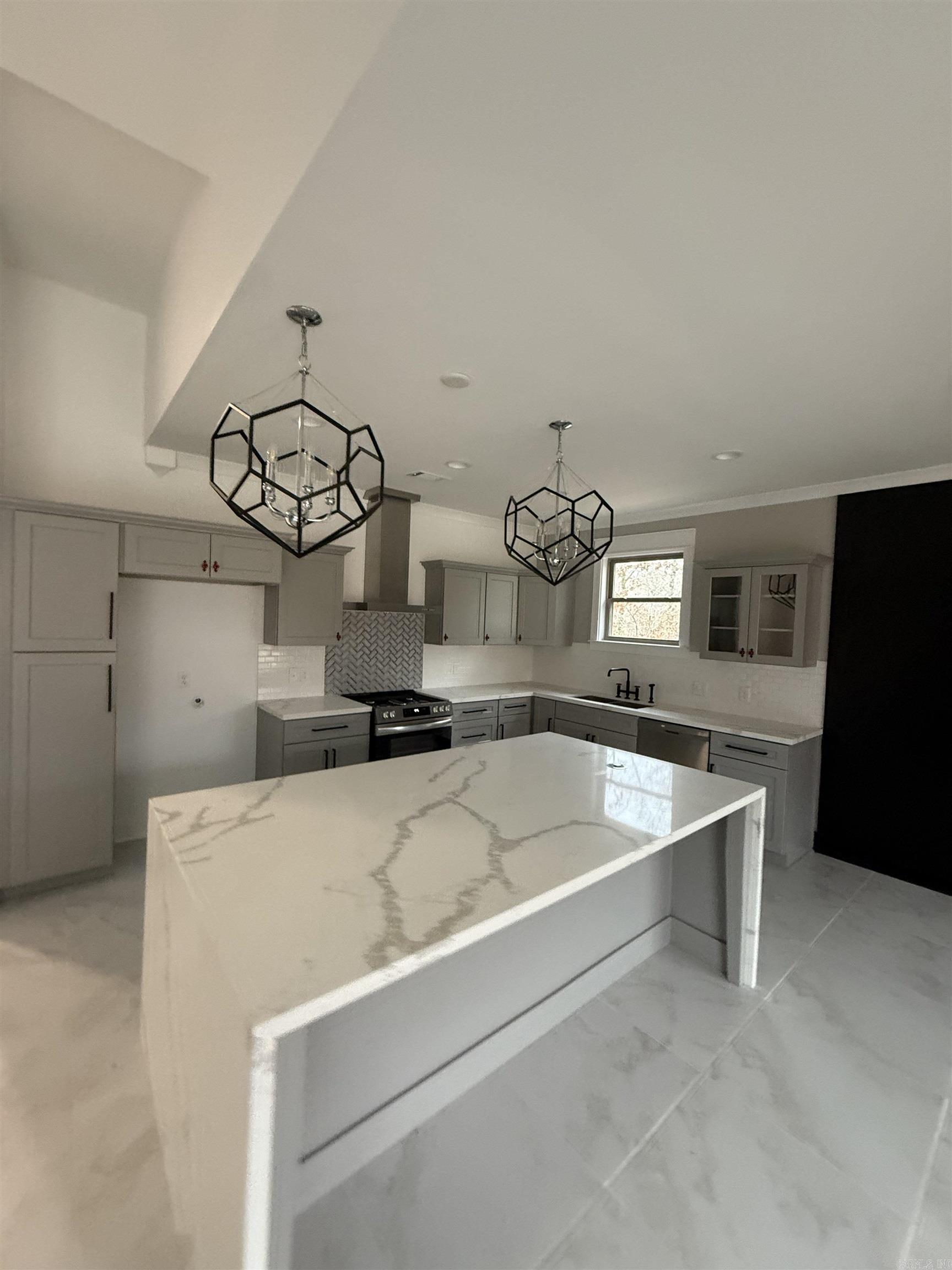 1710 Village Lake Dr  Little Rock, AR