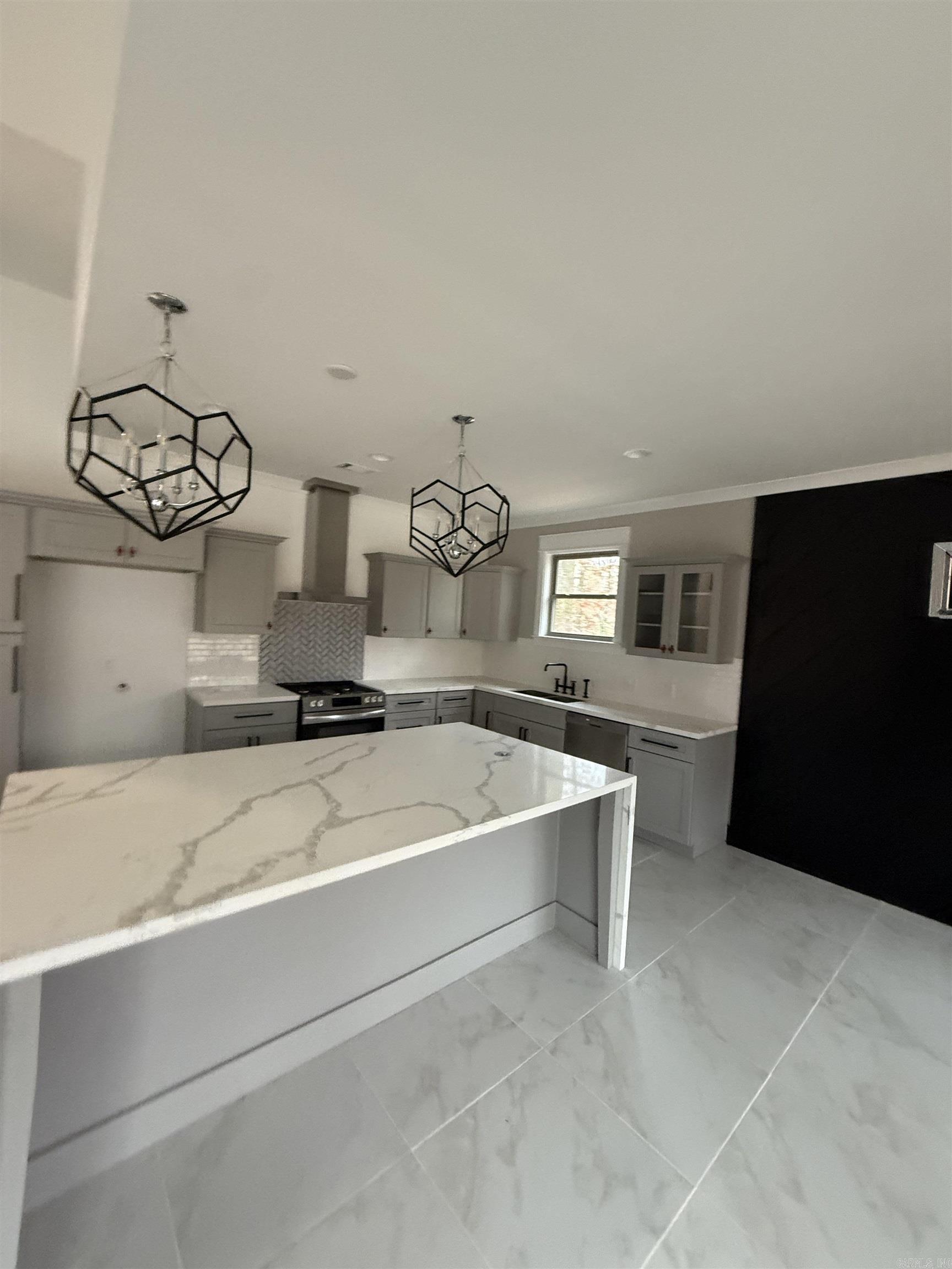 1710 Village Lake Dr  Little Rock, AR