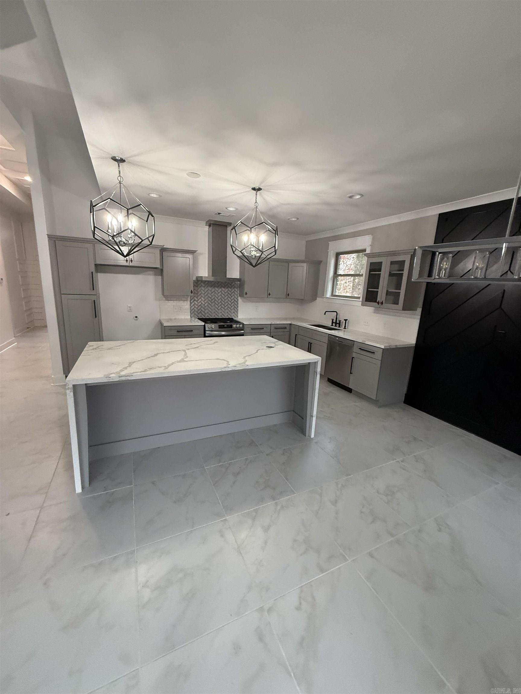 1710 Village Lake Dr  Little Rock, AR