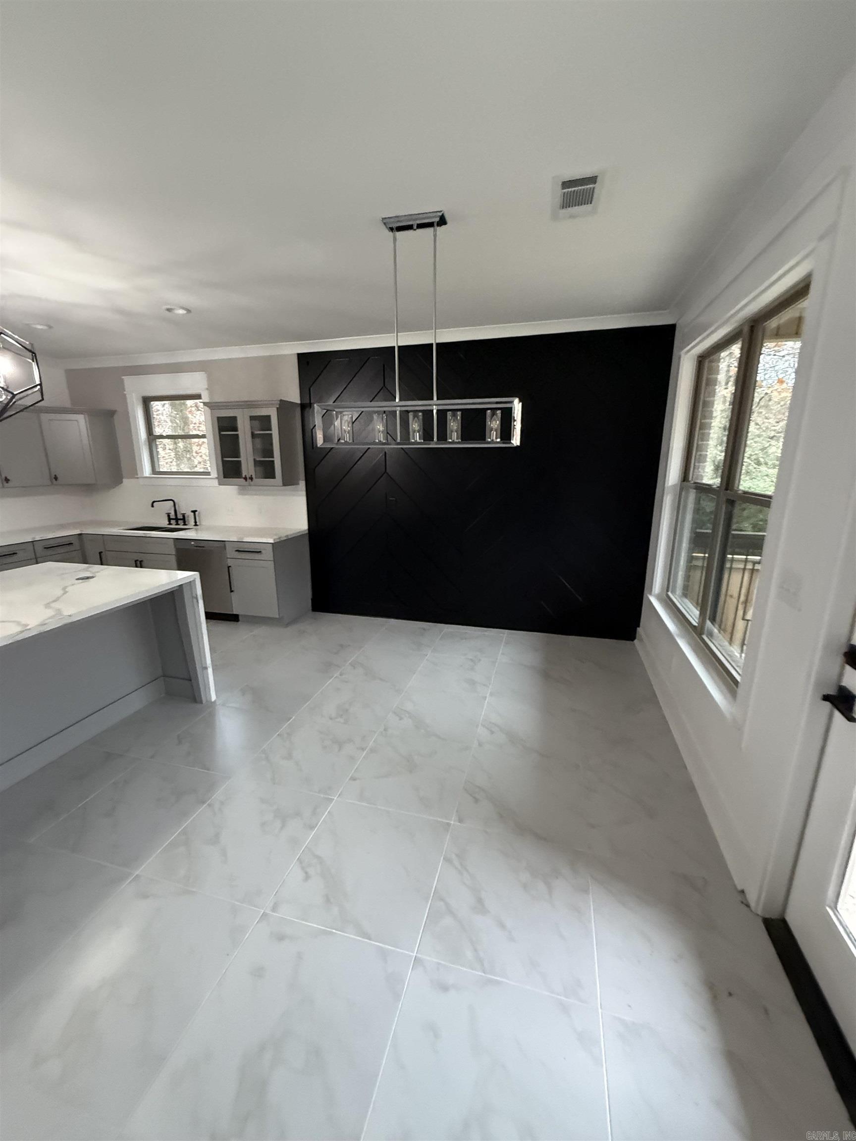 1710 Village Lake Dr  Little Rock, AR