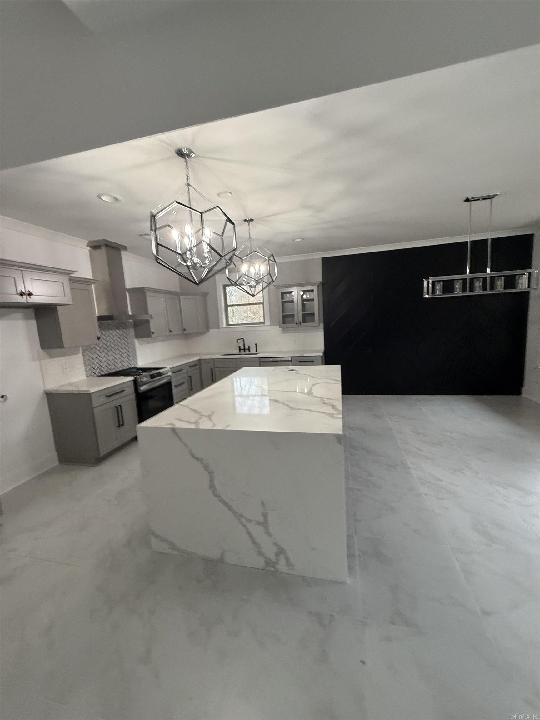 1710 Village Lake Dr  Little Rock, AR