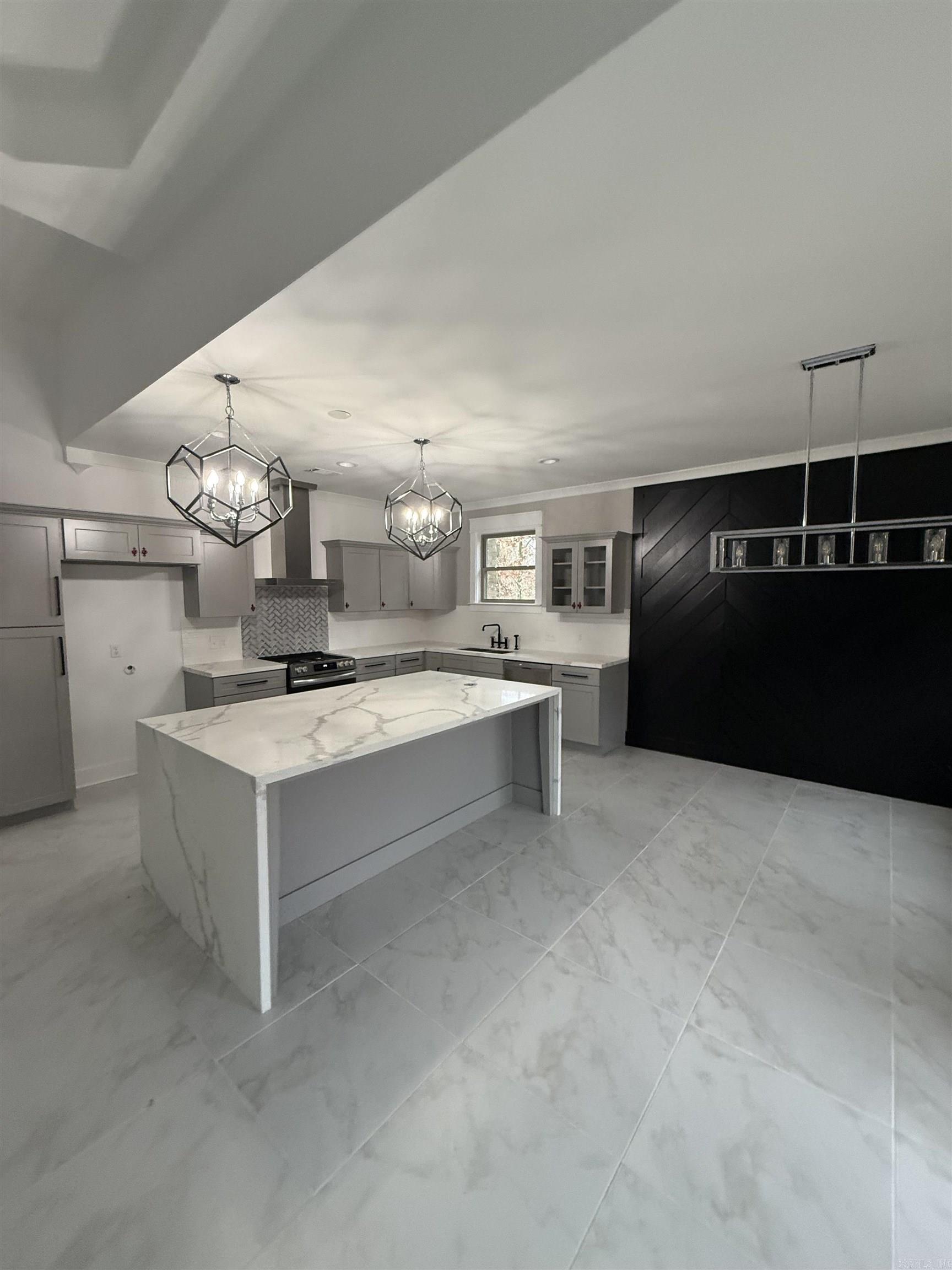 1710 Village Lake Dr  Little Rock, AR