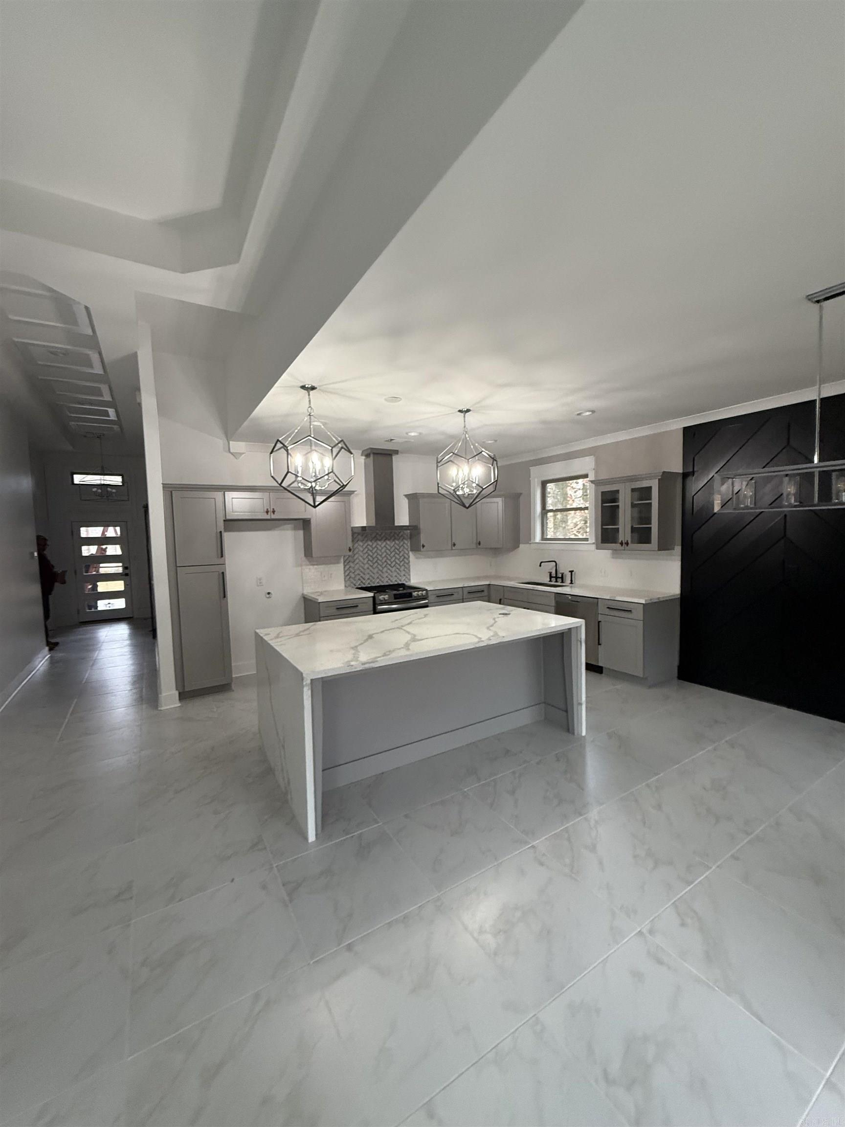 1710 Village Lake Dr  Little Rock, AR