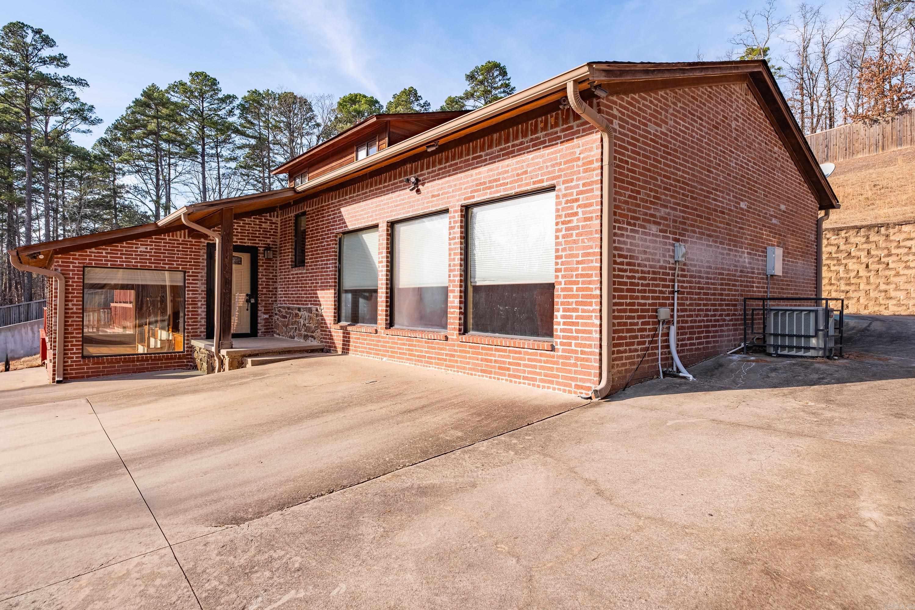 1725 Tally Ho  Little Rock, AR