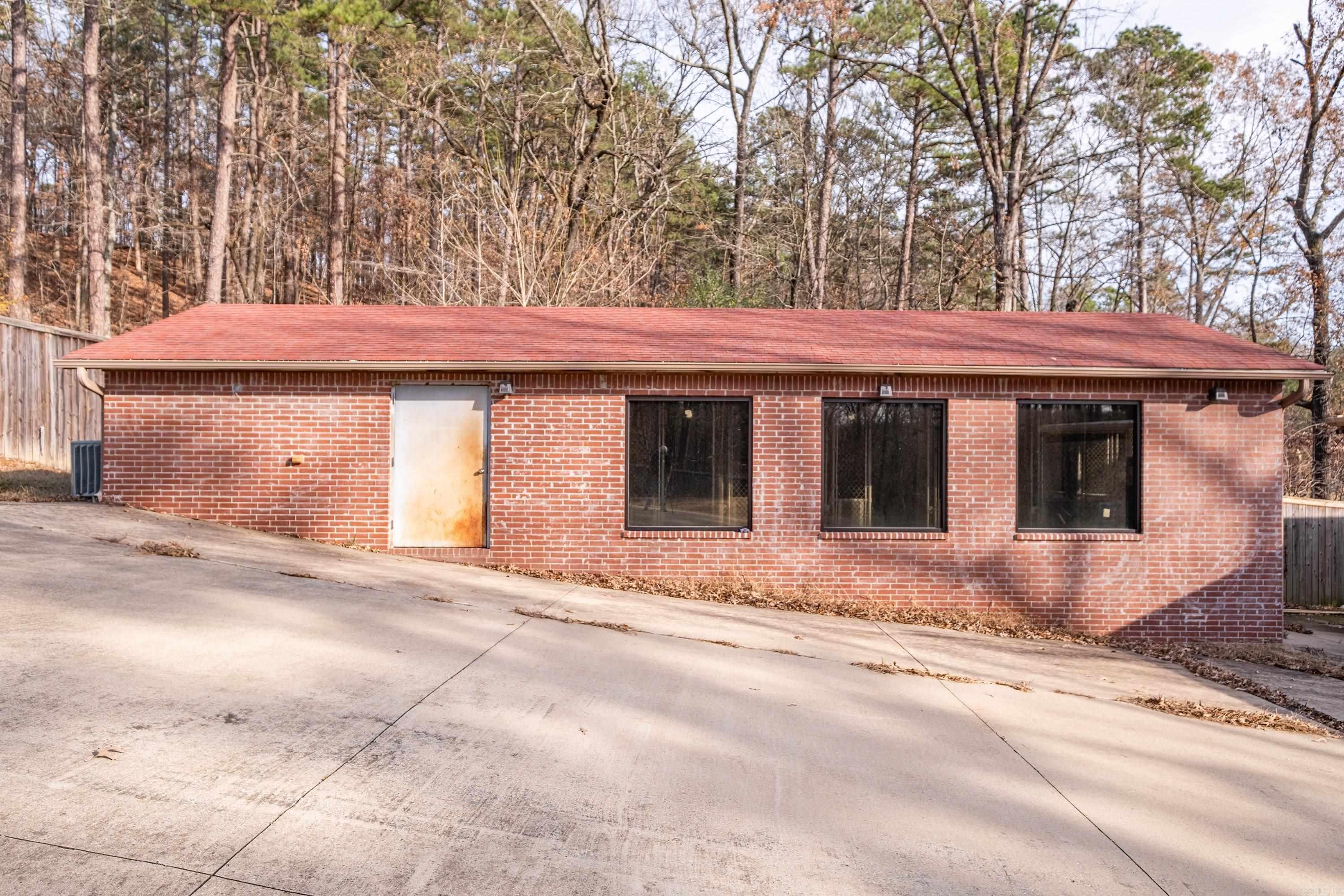 1725 Tally Ho  Little Rock, AR