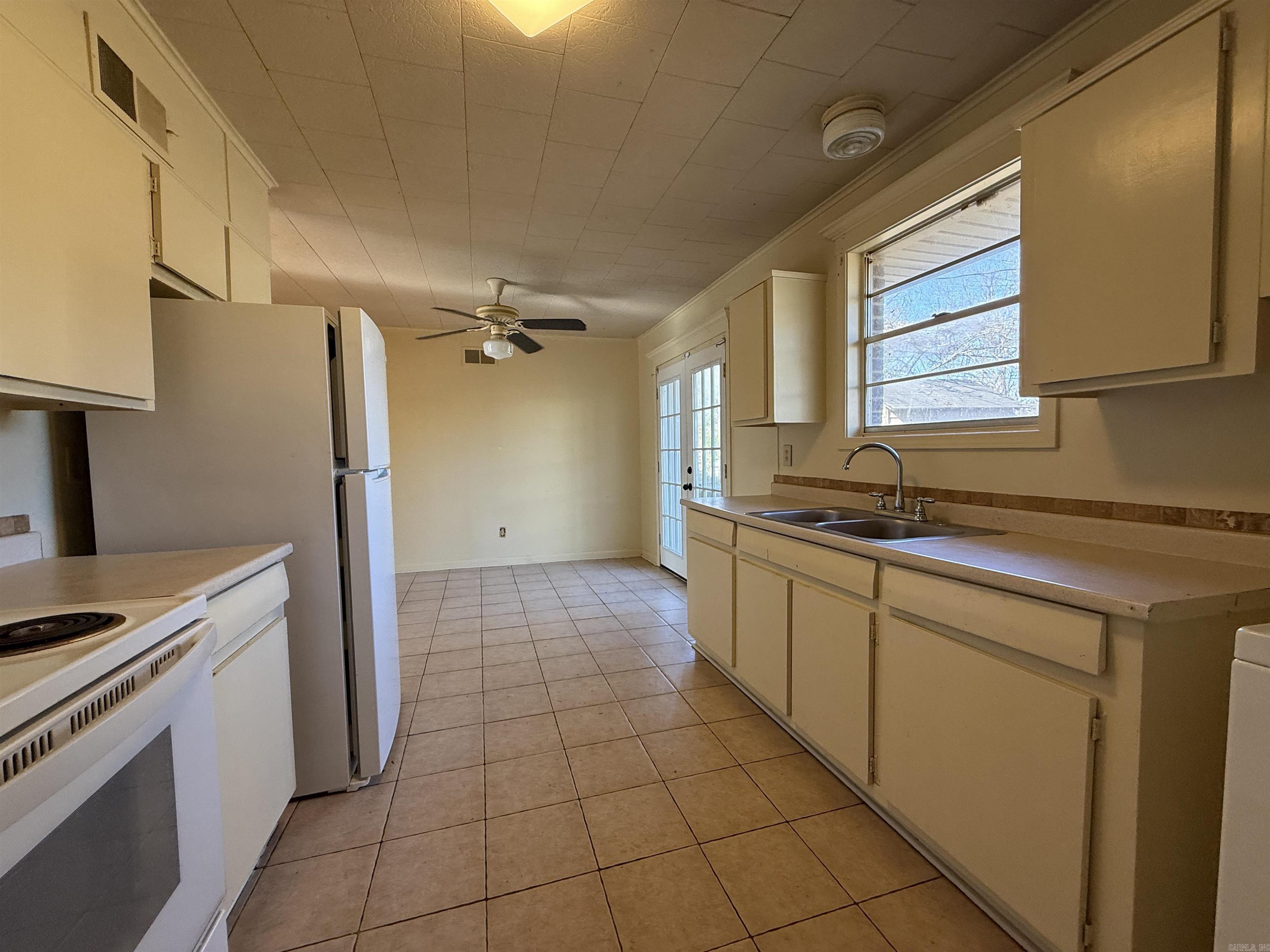 1500 W College  Jonesboro, AR